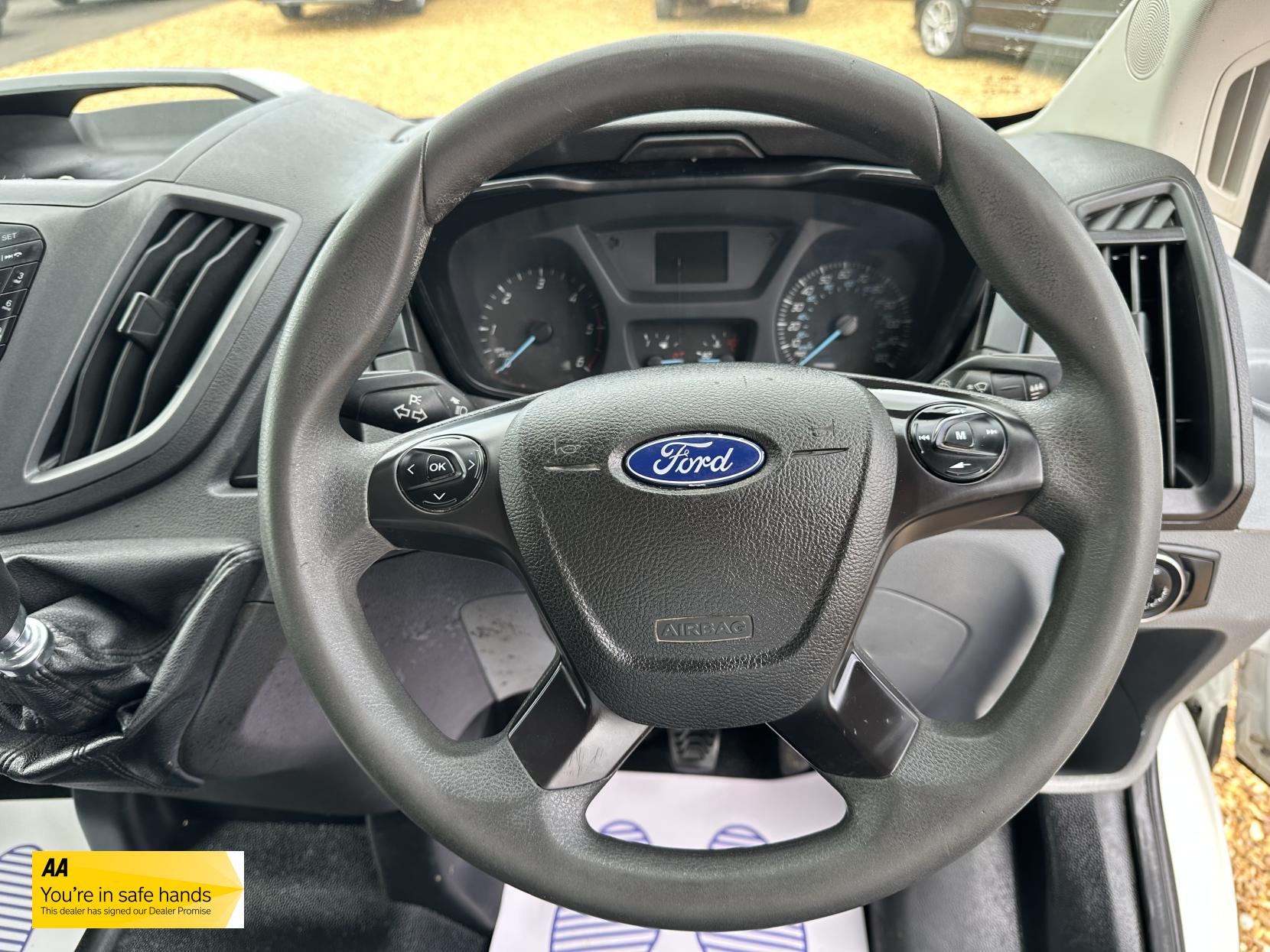 Ford Transit 2.0 350 EcoBlue Chassis Double Cab 4dr Diesel Manual RWD L3 H1 Euro 6 (DRW) (130 ps)