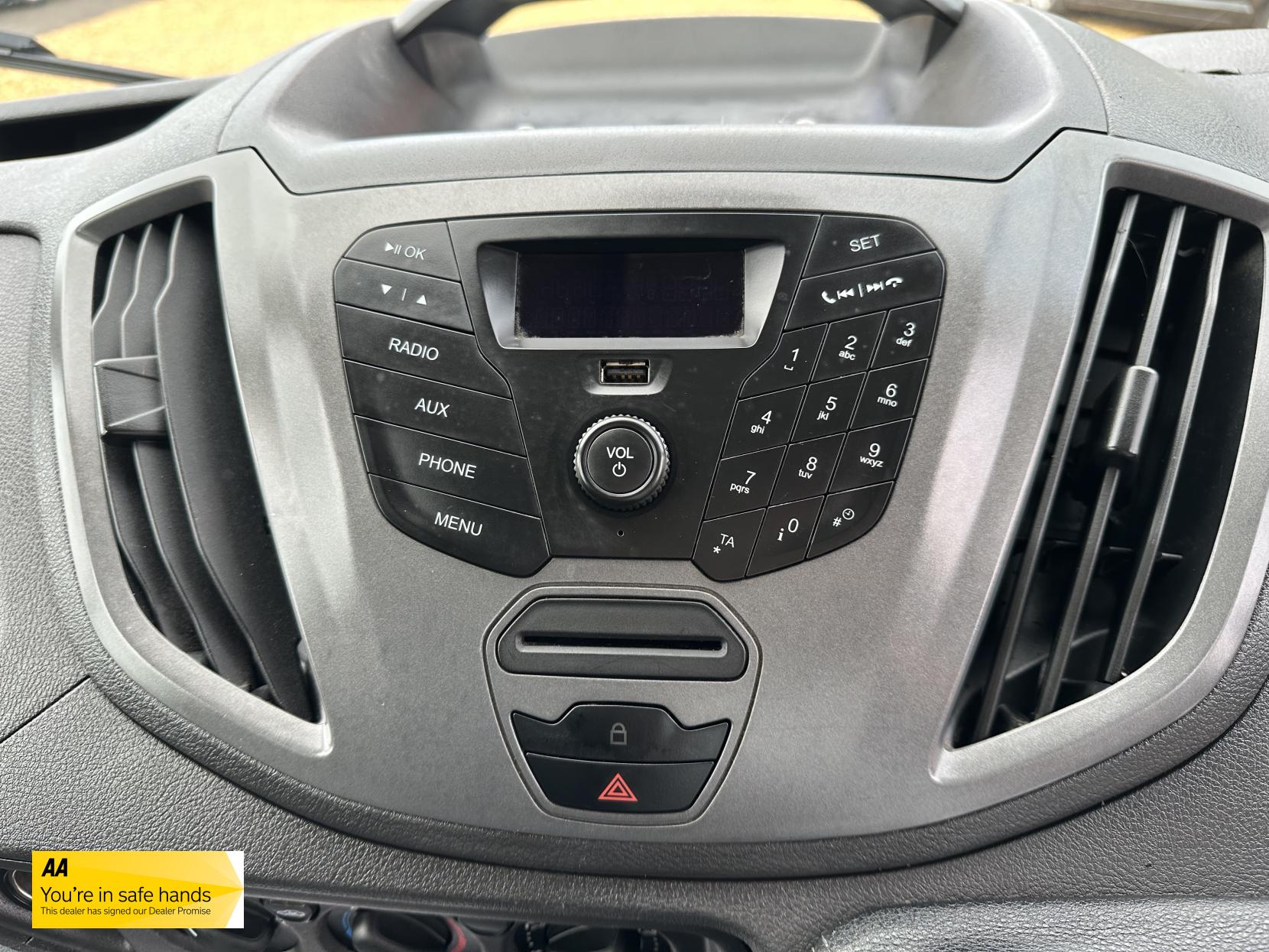 Ford Transit 2.0 350 EcoBlue Chassis Double Cab 4dr Diesel Manual RWD L3 H1 Euro 6 (DRW) (130 ps)