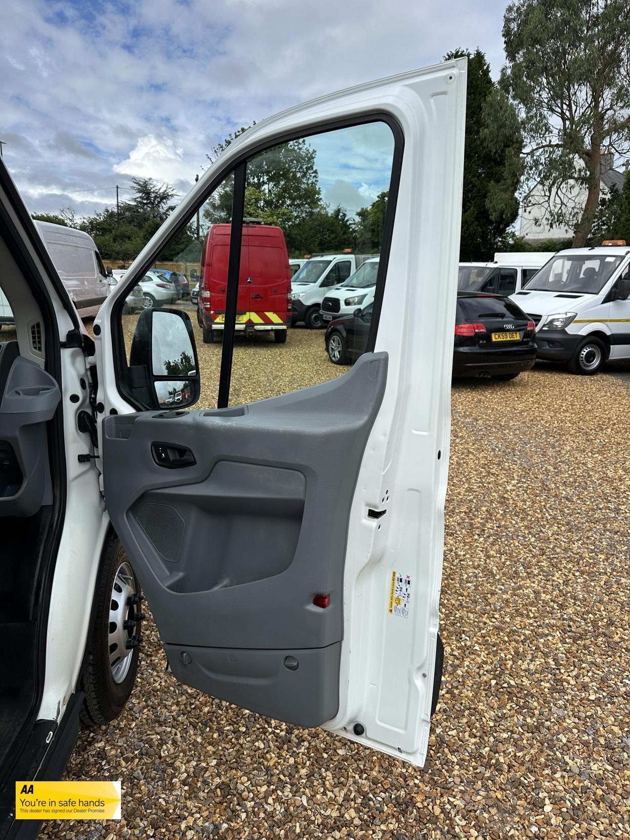 Ford Transit 2.0 350 EcoBlue Chassis Double Cab 4dr Diesel Manual RWD L3 H1 Euro 6 (DRW) (130 ps)