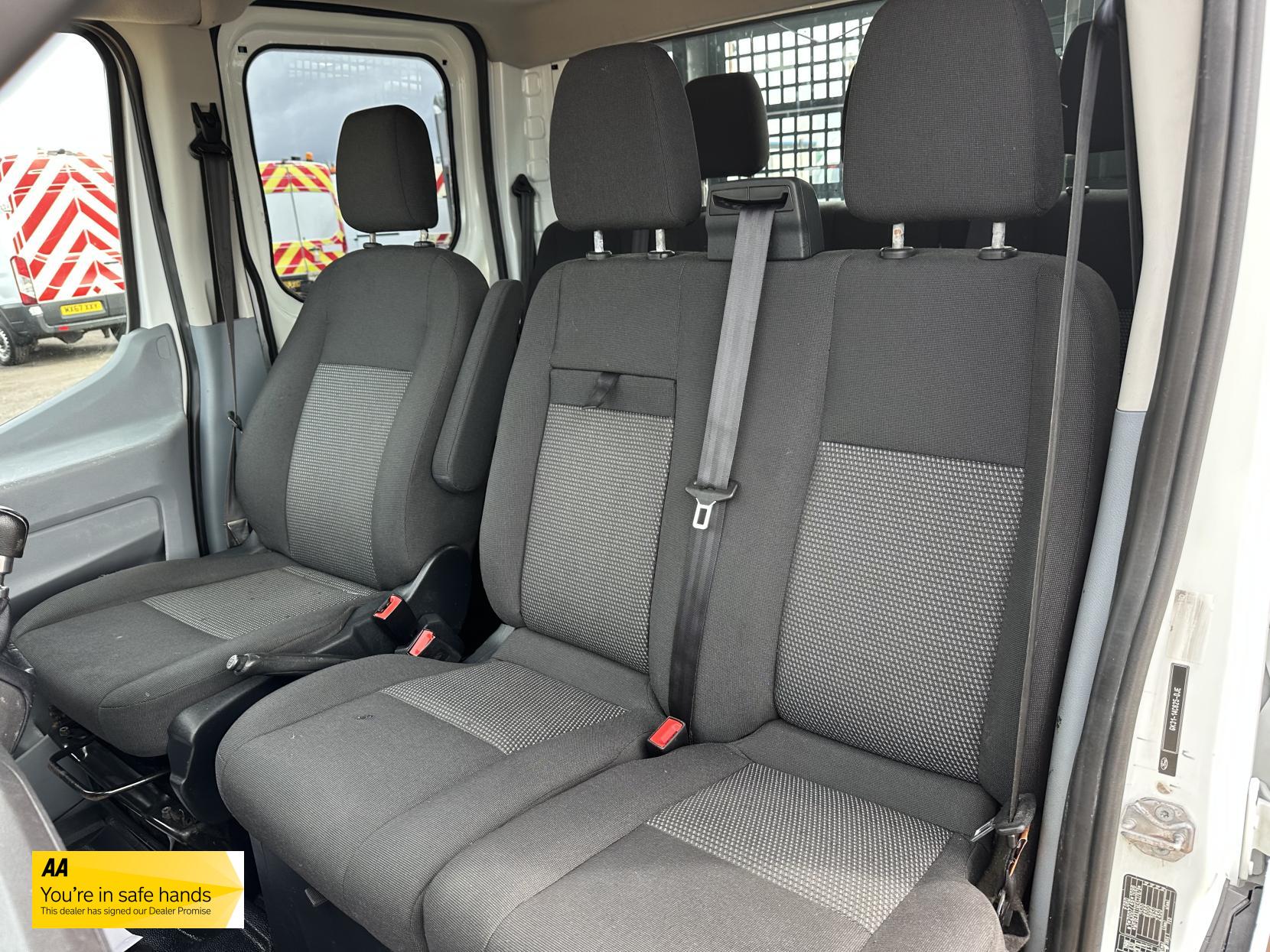 Ford Transit 2.0 350 EcoBlue Chassis Double Cab 4dr Diesel Manual RWD L3 H1 Euro 6 (DRW) (130 ps)