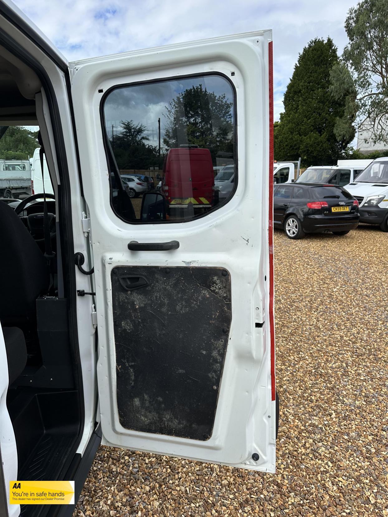 Ford Transit 2.0 350 EcoBlue Chassis Double Cab 4dr Diesel Manual RWD L3 H1 Euro 6 (DRW) (130 ps)