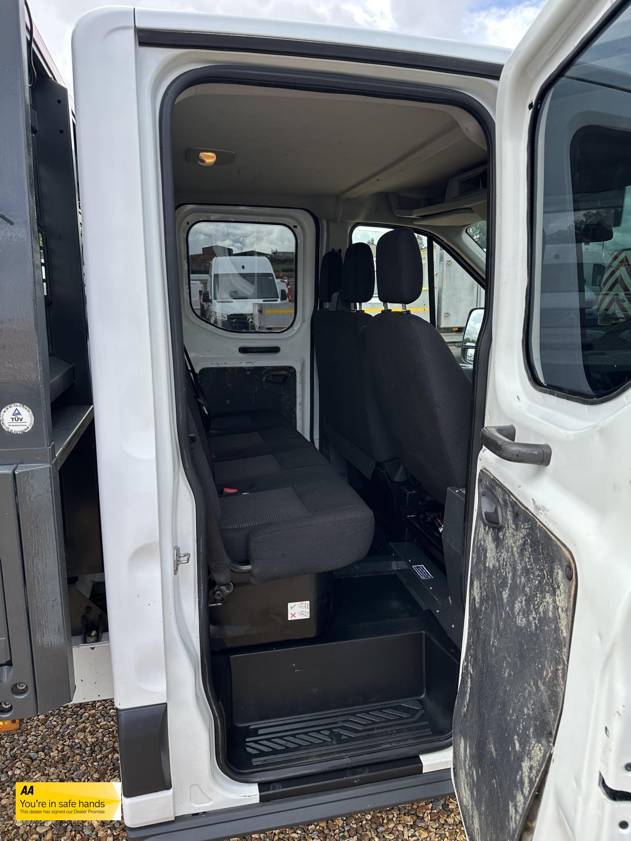 Ford Transit 2.0 350 EcoBlue Chassis Double Cab 4dr Diesel Manual RWD L3 H1 Euro 6 (DRW) (130 ps)
