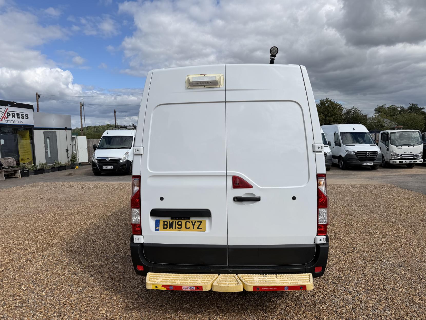 2019 Vauxhall Movano 2.3 CDTi 3500 Panel Van 5dr Diesel Manual FWD L2 H2 Euro 6 (130 ps) - Thumbnail 11