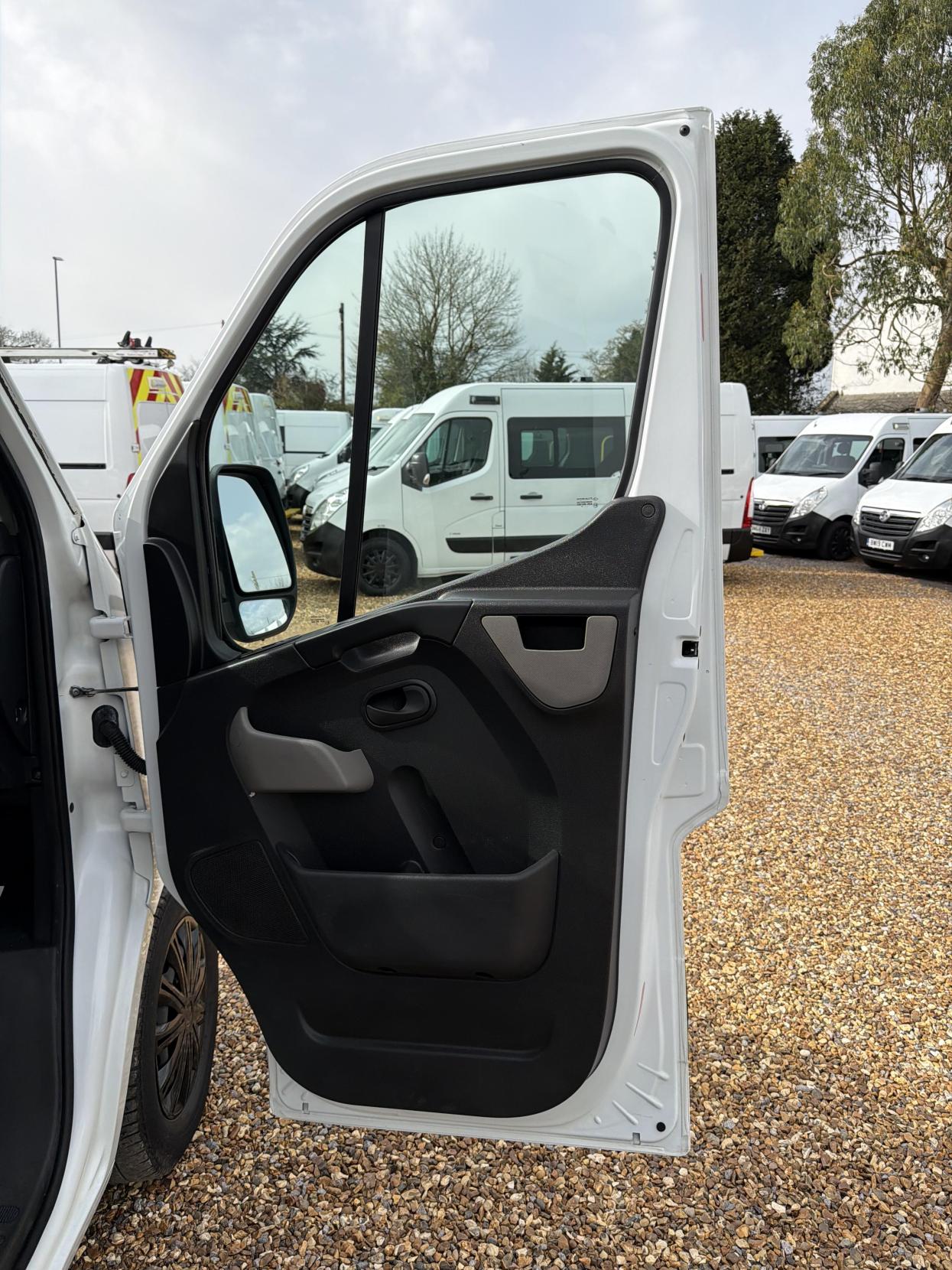 Vauxhall Movano 2.3 CDTi 3500 Panel Van 5dr Diesel Manual FWD L2 H2 Euro 6 (130 ps)