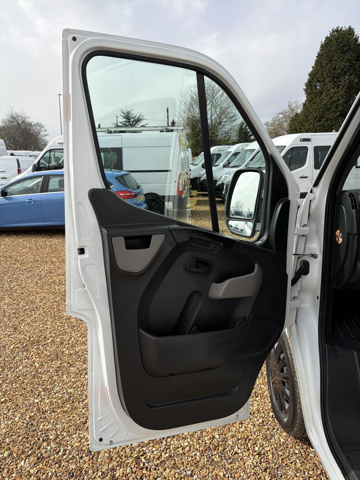 Vauxhall Movano 2.3 CDTi 3500 Panel Van 5dr Diesel Manual FWD L2 H2 Euro 6 (130 ps)