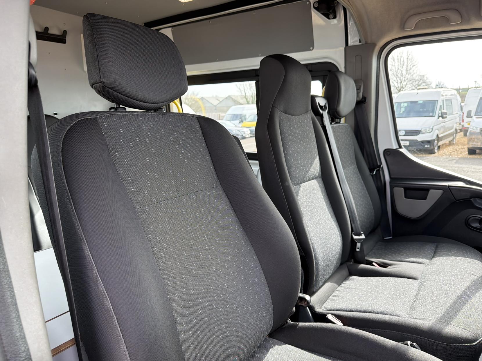 Vauxhall Movano 2.3 CDTi 3500 Panel Van 5dr Diesel Manual FWD L2 H2 Euro 6 (130 ps)