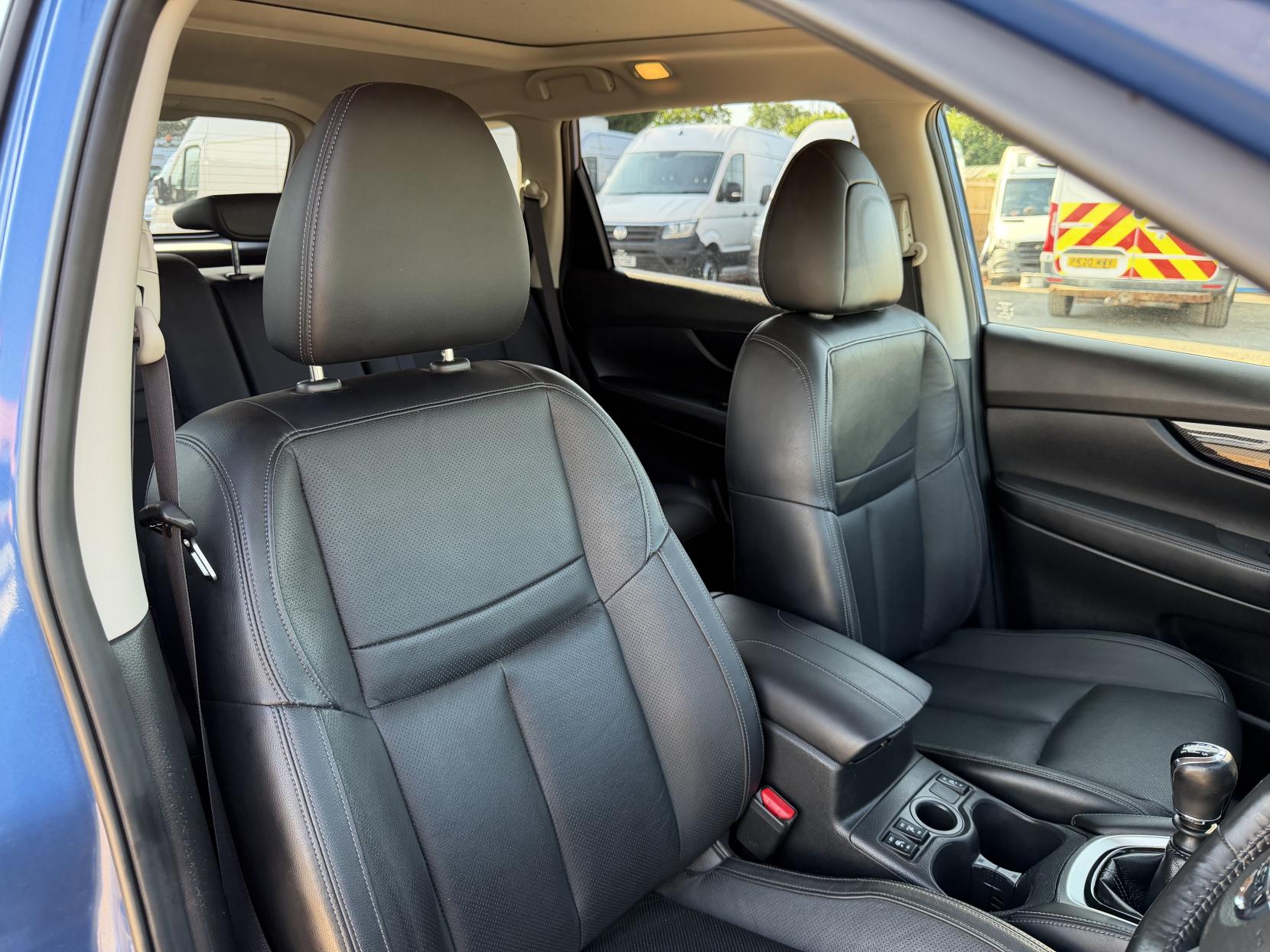 2020 Nissan X-Trail 1.7 dCi Tekna SUV 5dr Diesel Manual Euro 6 (s/s) (150 ps) - Thumbnail 17