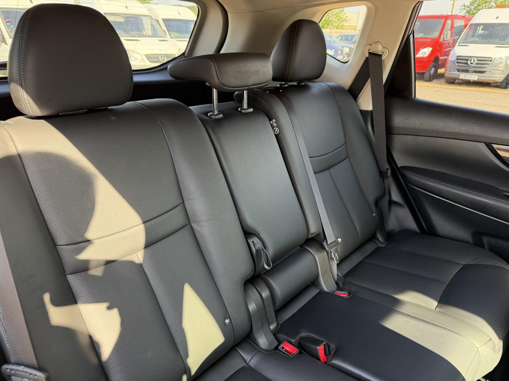 2020 Nissan X-Trail 1.7 dCi Tekna SUV 5dr Diesel Manual Euro 6 (s/s) (150 ps) - Thumbnail 3