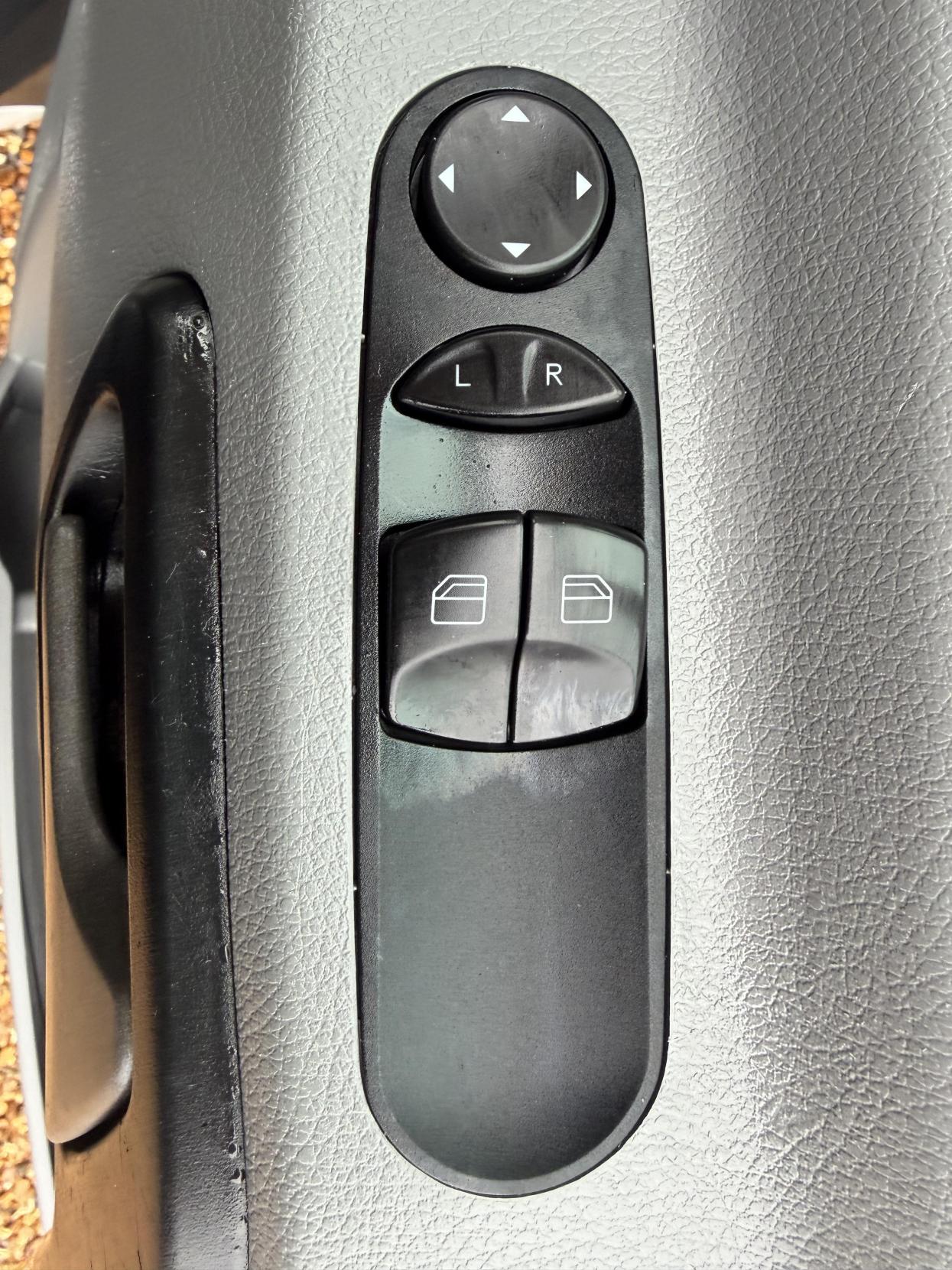 Mercedes-Benz Sprinter 2.1 313 CDi BlueEFFICIENCY 20 Anniversary Panel Van 4dr Diesel Manual RWD L2 (205 g/km, 129 bhp)