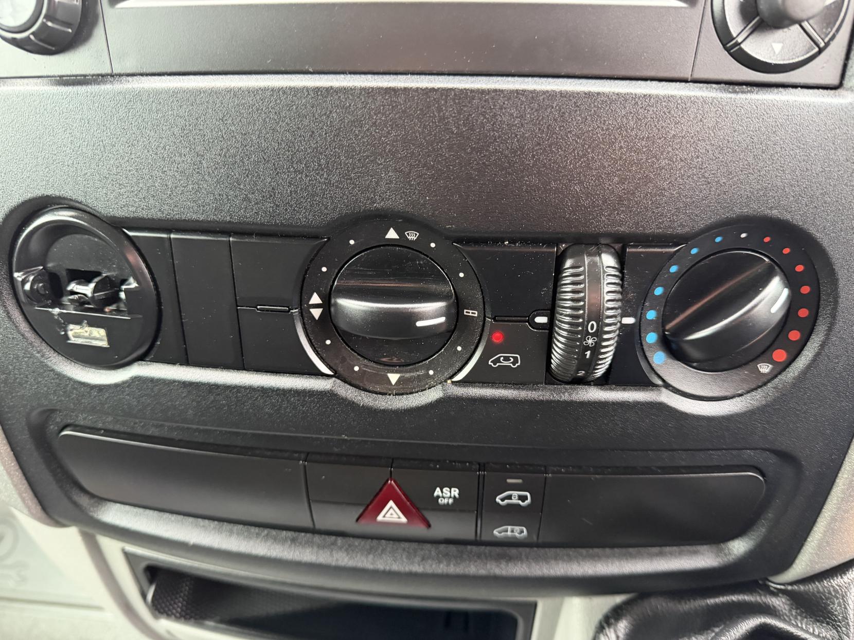 Mercedes-Benz Sprinter 2.1 313 CDi BlueEFFICIENCY 20 Anniversary Panel Van 4dr Diesel Manual RWD L2 (205 g/km, 129 bhp)