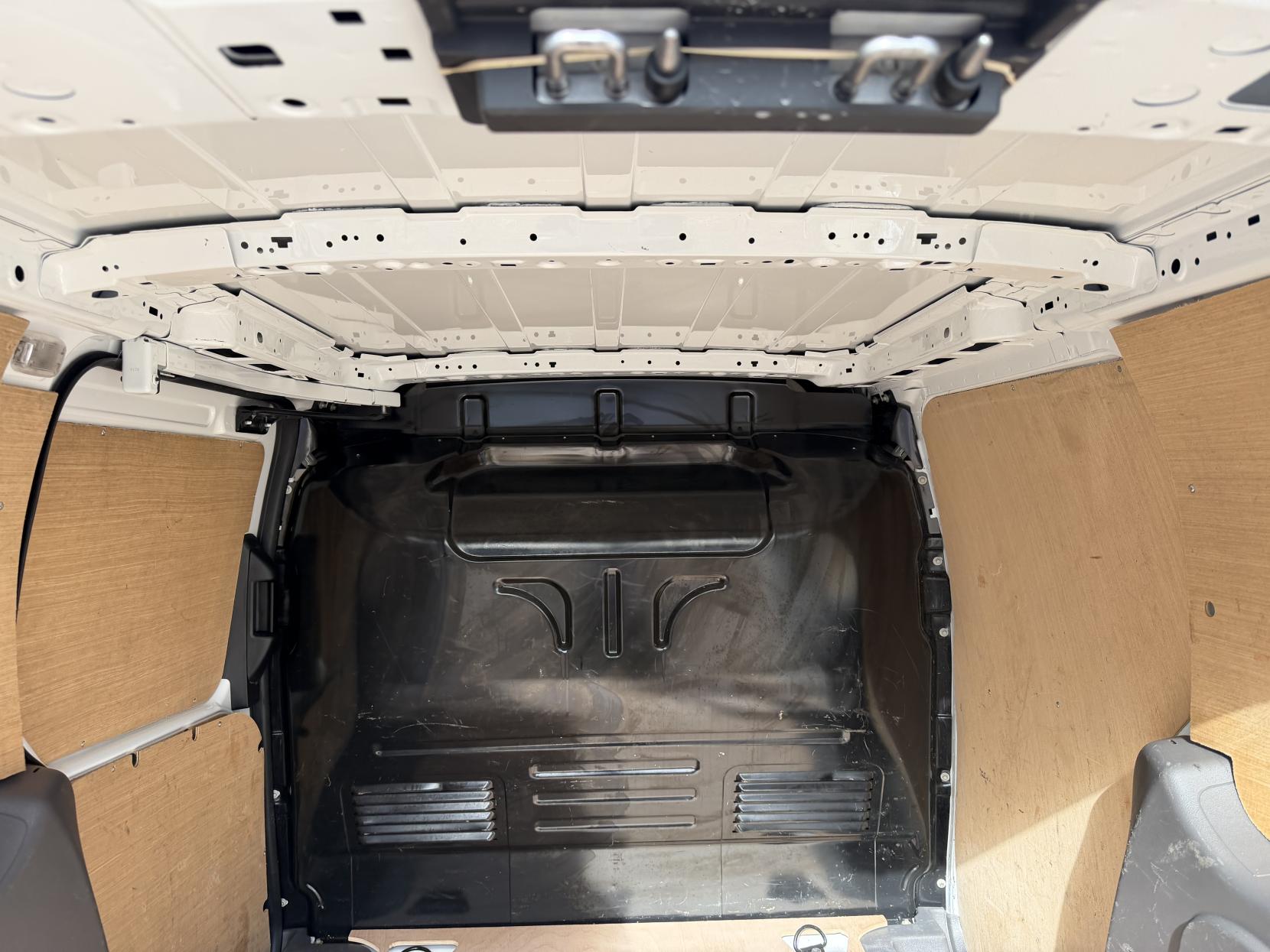 2019 Ford Transit Connect 1.5 220 EcoBlue Leader Panel Van 5dr Diesel Manual L1 Euro 6 (s/s) (100 ps) - Thumbnail 25