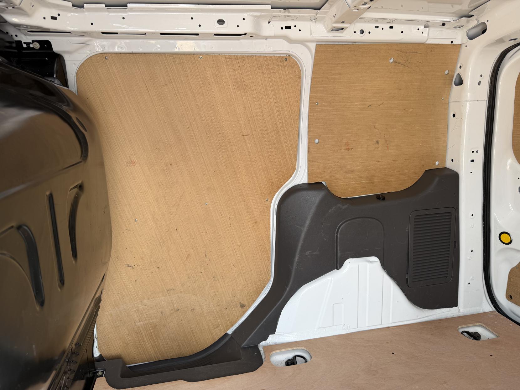2019 Ford Transit Connect 1.5 220 EcoBlue Leader Panel Van 5dr Diesel Manual L1 Euro 6 (s/s) (100 ps) - Thumbnail 19