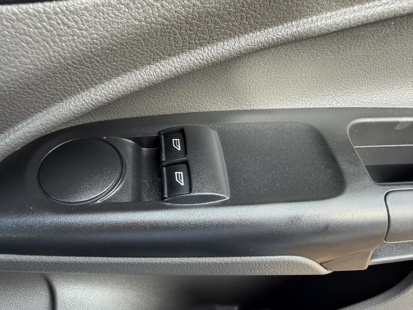 2019 Ford Transit Connect 1.5 220 EcoBlue Leader Panel Van 5dr Diesel Manual L1 Euro 6 (s/s) (100 ps) - Thumbnail 29