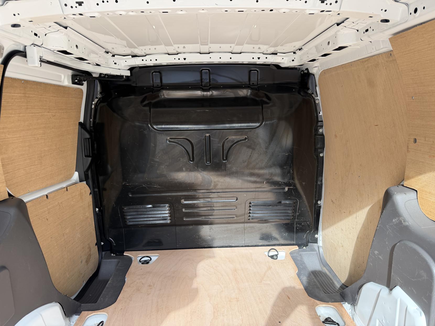 2019 Ford Transit Connect 1.5 220 EcoBlue Leader Panel Van 5dr Diesel Manual L1 Euro 6 (s/s) (100 ps) - Thumbnail 22