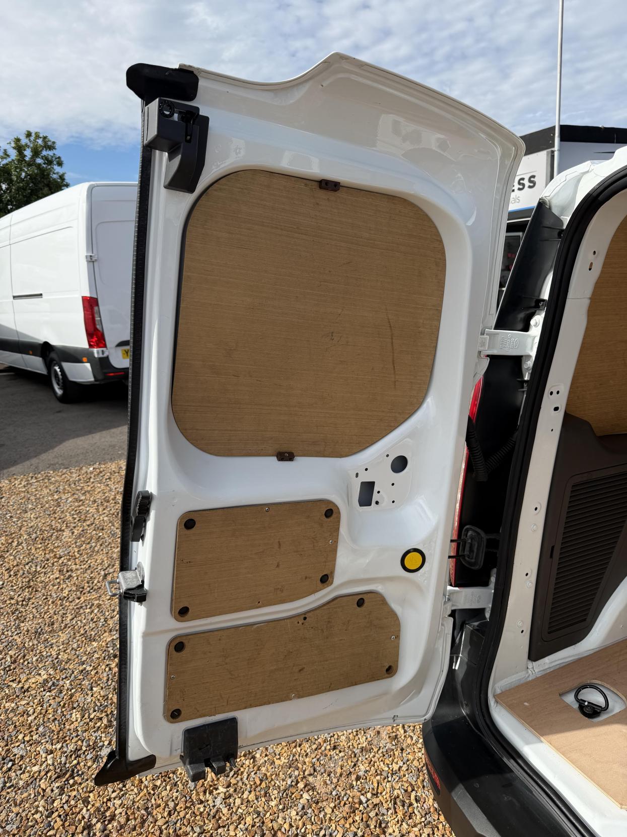 2019 Ford Transit Connect 1.5 220 EcoBlue Leader Panel Van 5dr Diesel Manual L1 Euro 6 (s/s) (100 ps) - Thumbnail 23