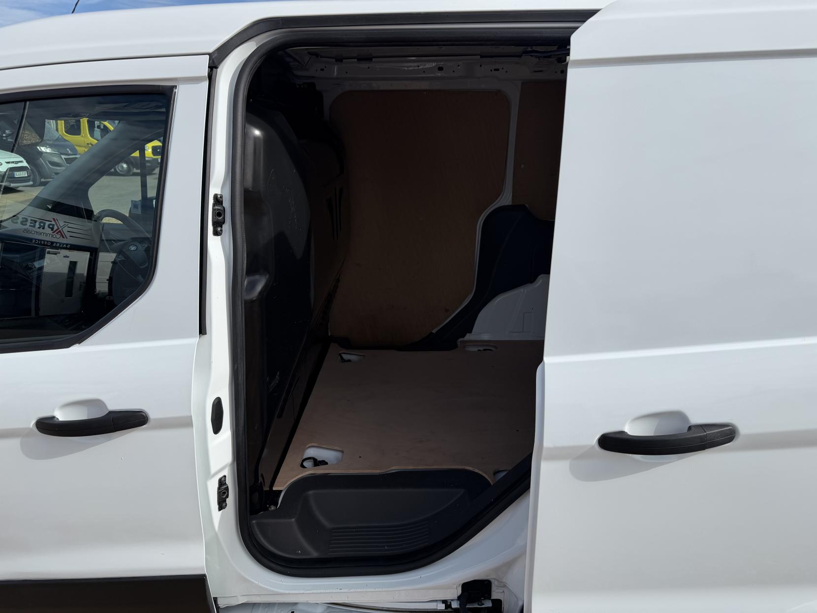 2019 Ford Transit Connect 1.5 220 EcoBlue Leader Panel Van 5dr Diesel Manual L1 Euro 6 (s/s) (100 ps) - Thumbnail 18