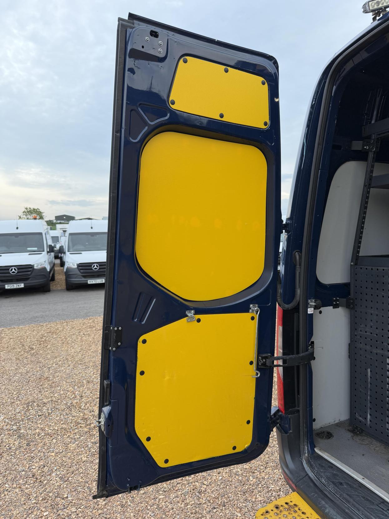 2019 Mercedes-Benz Sprinter 2.1 314 CDI Panel Van 5dr Diesel Manual RWD L2 H2 Euro 6 (s/s) (143 ps) - Thumbnail 49