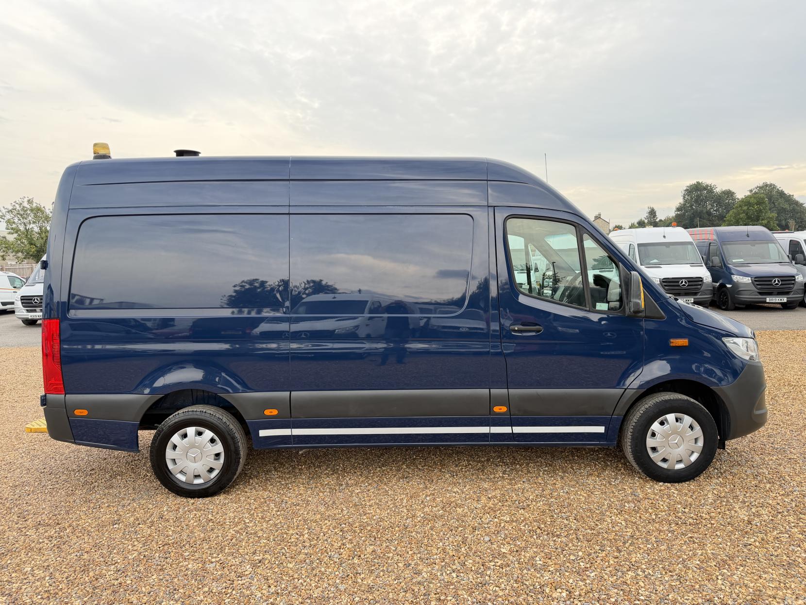 2019 Mercedes-Benz Sprinter 2.1 314 CDI Panel Van 5dr Diesel Manual RWD L2 H2 Euro 6 (s/s) (143 ps) - Thumbnail 12