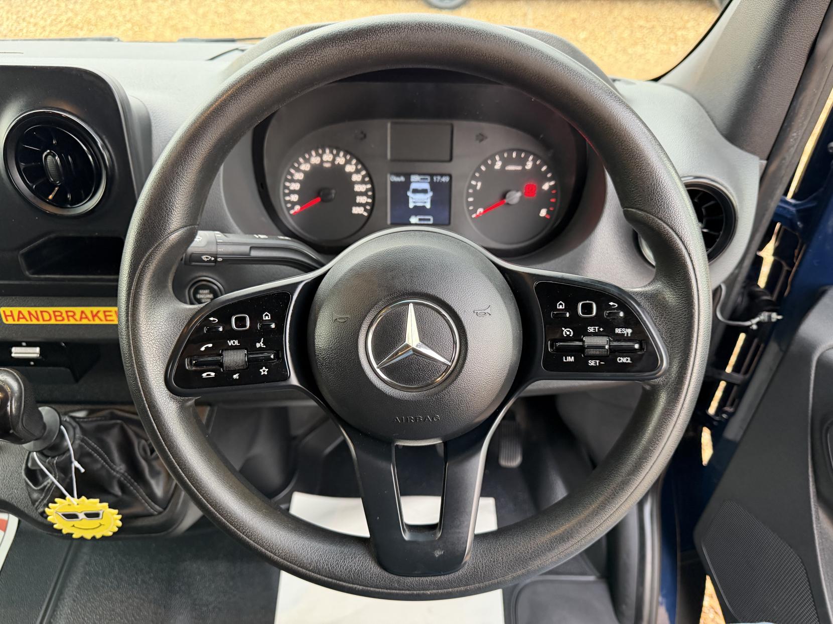 2019 Mercedes-Benz Sprinter 2.1 314 CDI Panel Van 5dr Diesel Manual RWD L2 H2 Euro 6 (s/s) (143 ps) - Thumbnail 16