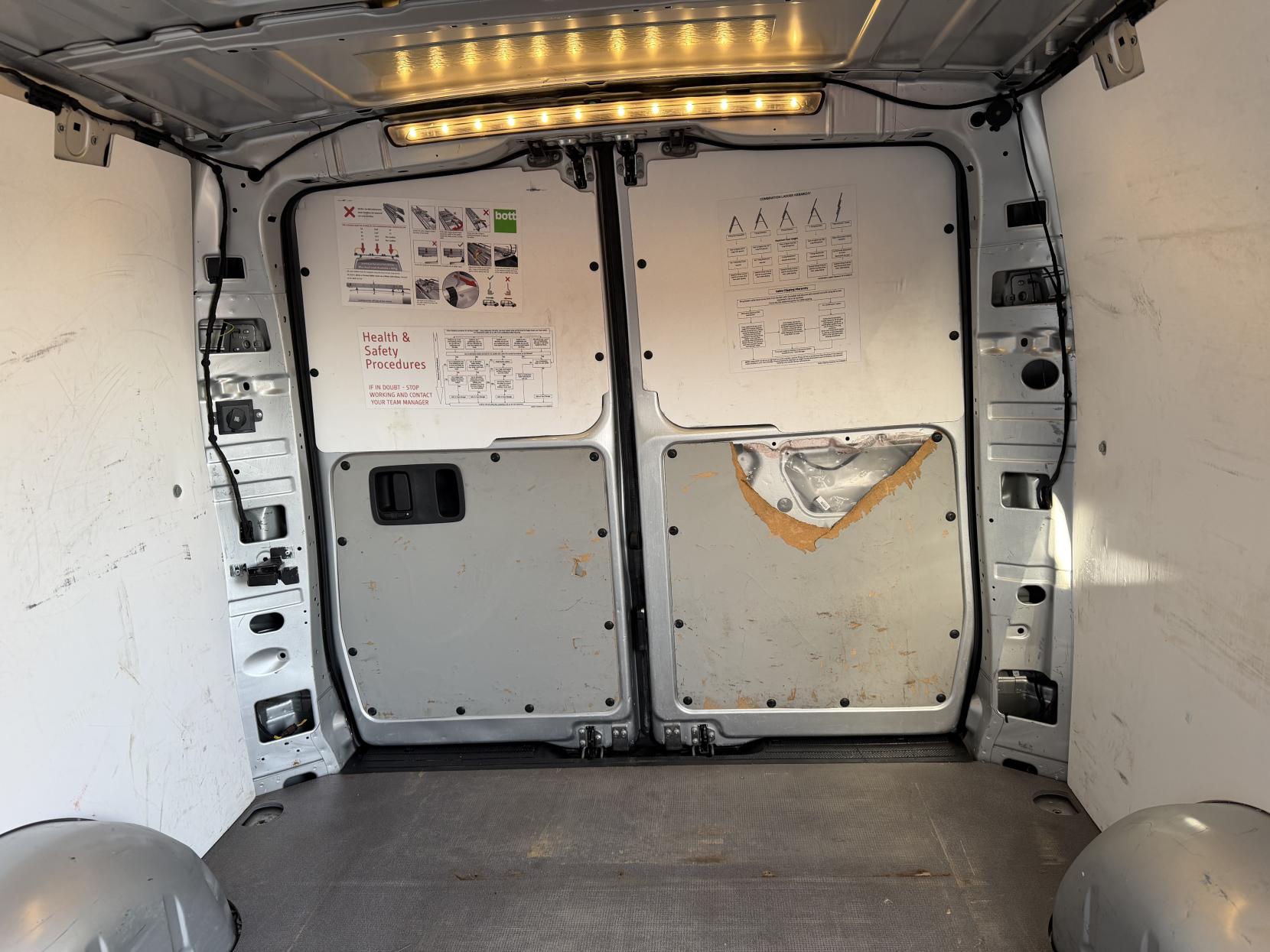 Mercedes-Benz Vito 1.6 111 CDI Panel Van 6dr Diesel Manual FWD L2 Euro 6 (114 ps)