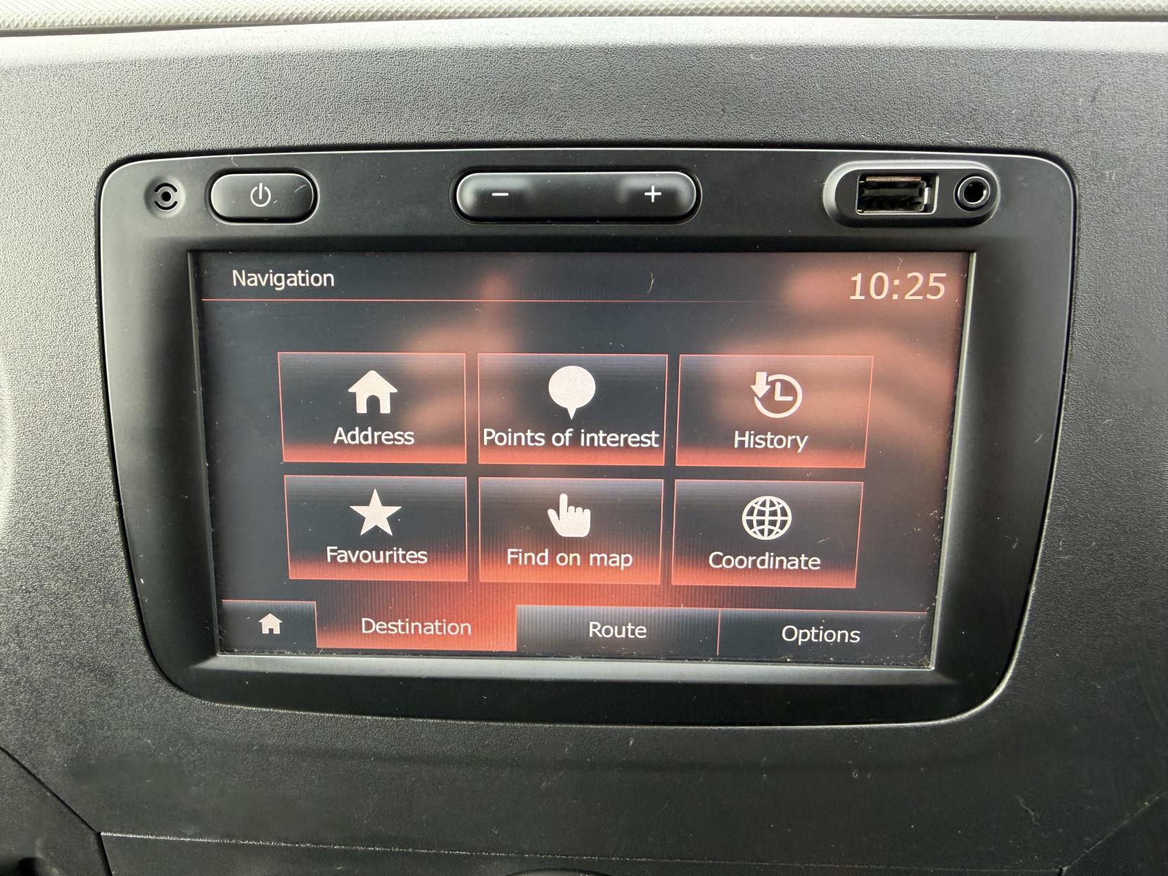 2017 Renault Master 2.3 dCi 35 Business Panel Van 5dr Diesel Manual FWD LWB High Roof Euro 6 (130 ps) - Thumbnail 23