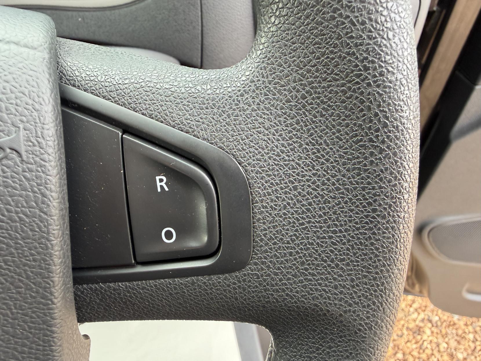 2017 Renault Master 2.3 dCi 35 Business Panel Van 5dr Diesel Manual FWD LWB High Roof Euro 6 (130 ps) - Thumbnail 19