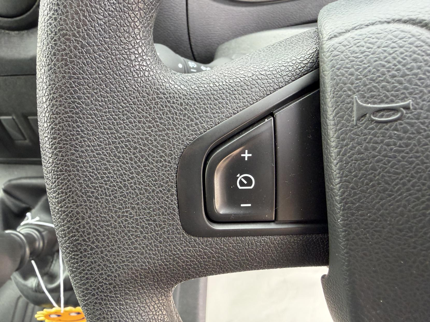 2017 Renault Master 2.3 dCi 35 Business Panel Van 5dr Diesel Manual FWD LWB High Roof Euro 6 (130 ps) - Thumbnail 12