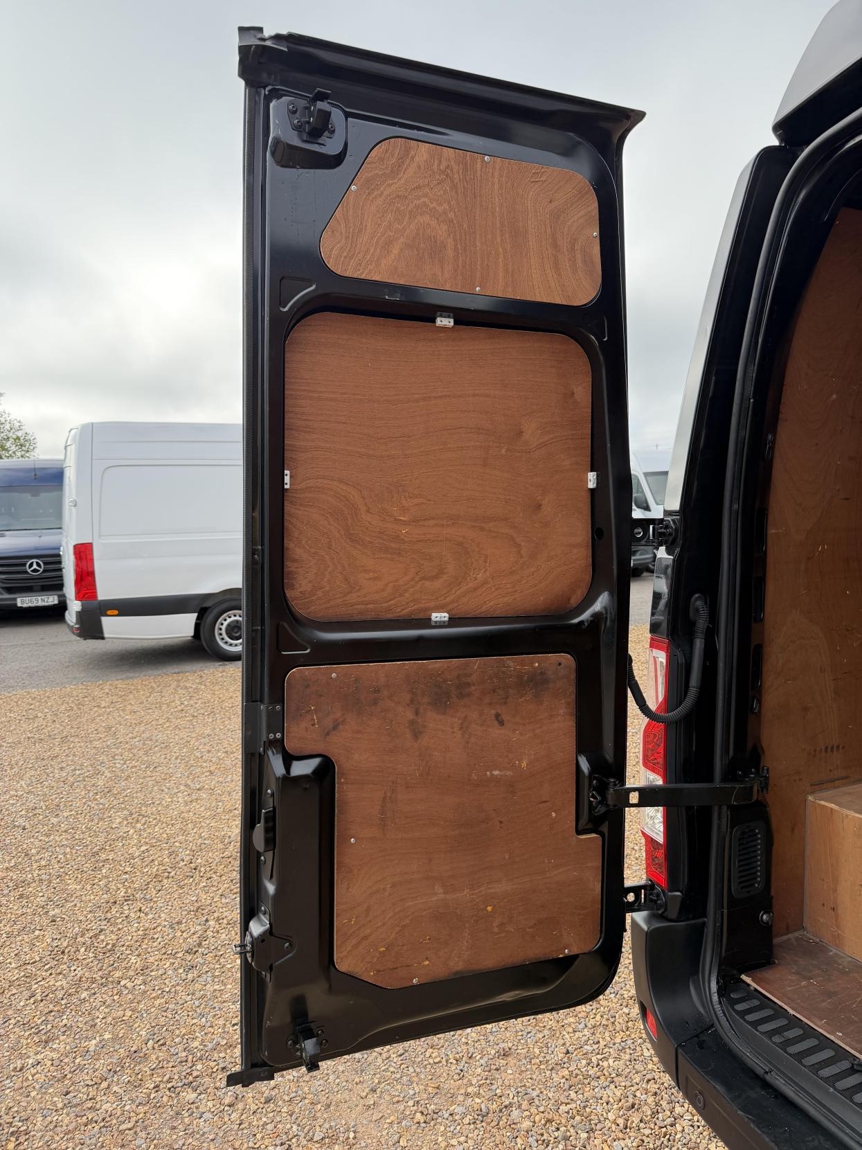 2017 Renault Master 2.3 dCi 35 Business Panel Van 5dr Diesel Manual FWD LWB High Roof Euro 6 (130 ps) - Thumbnail 36