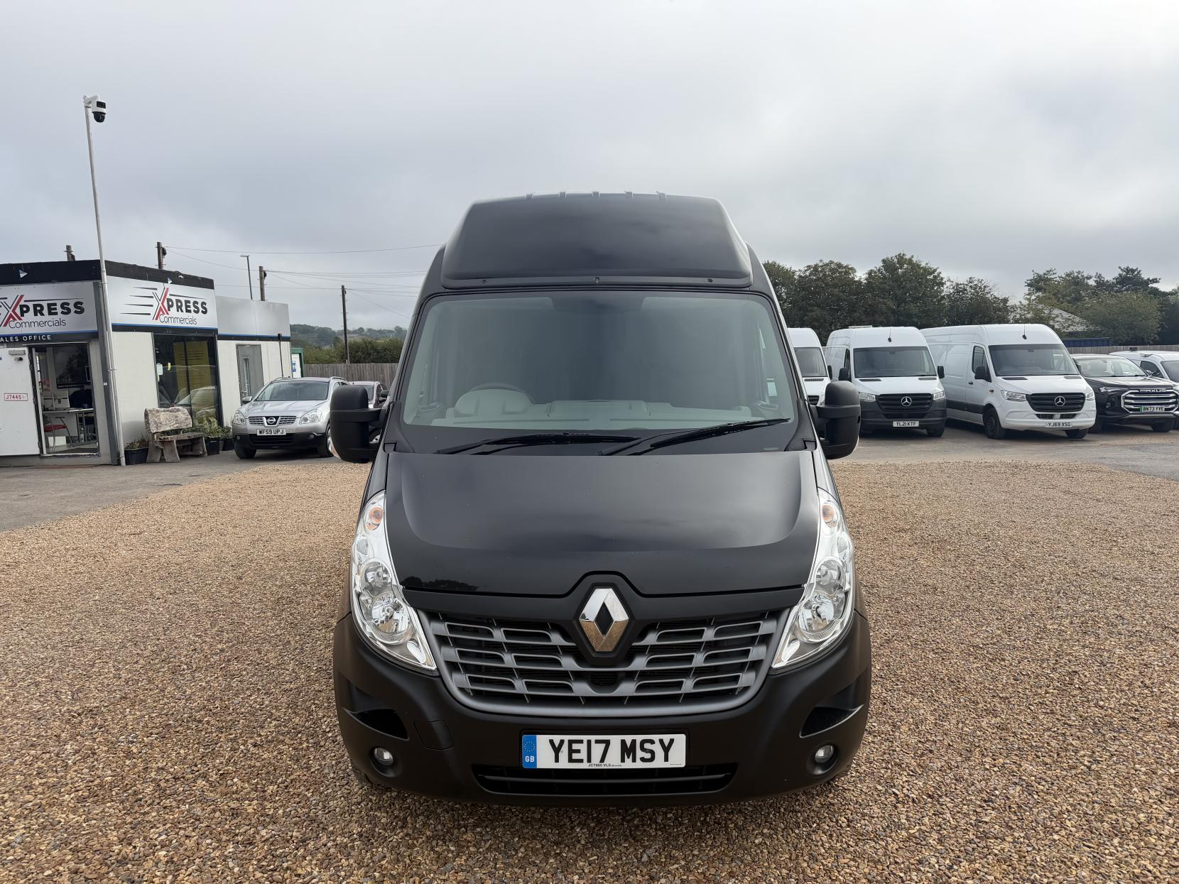 2017 Renault Master 2.3 dCi 35 Business Panel Van 5dr Diesel Manual FWD LWB High Roof Euro 6 (130 ps) - Thumbnail 2