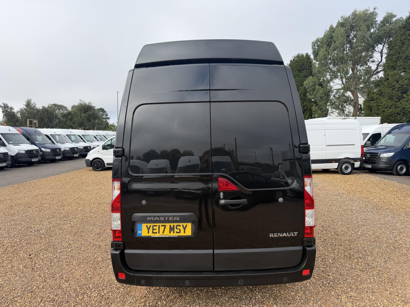 2017 Renault Master 2.3 dCi 35 Business Panel Van 5dr Diesel Manual FWD LWB High Roof Euro 6 (130 ps) - Thumbnail 3