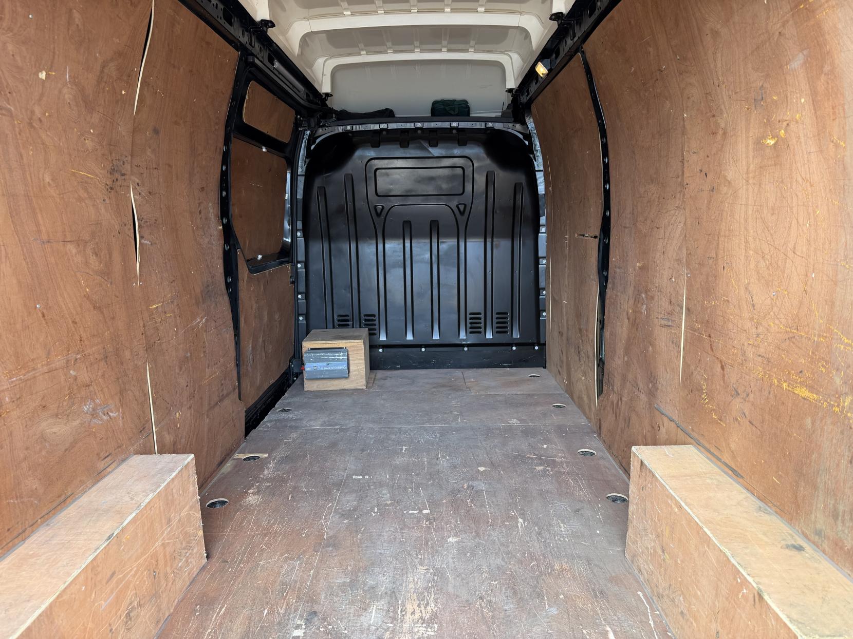 2017 Renault Master 2.3 dCi 35 Business Panel Van 5dr Diesel Manual FWD LWB High Roof Euro 6 (130 ps) - Thumbnail 39
