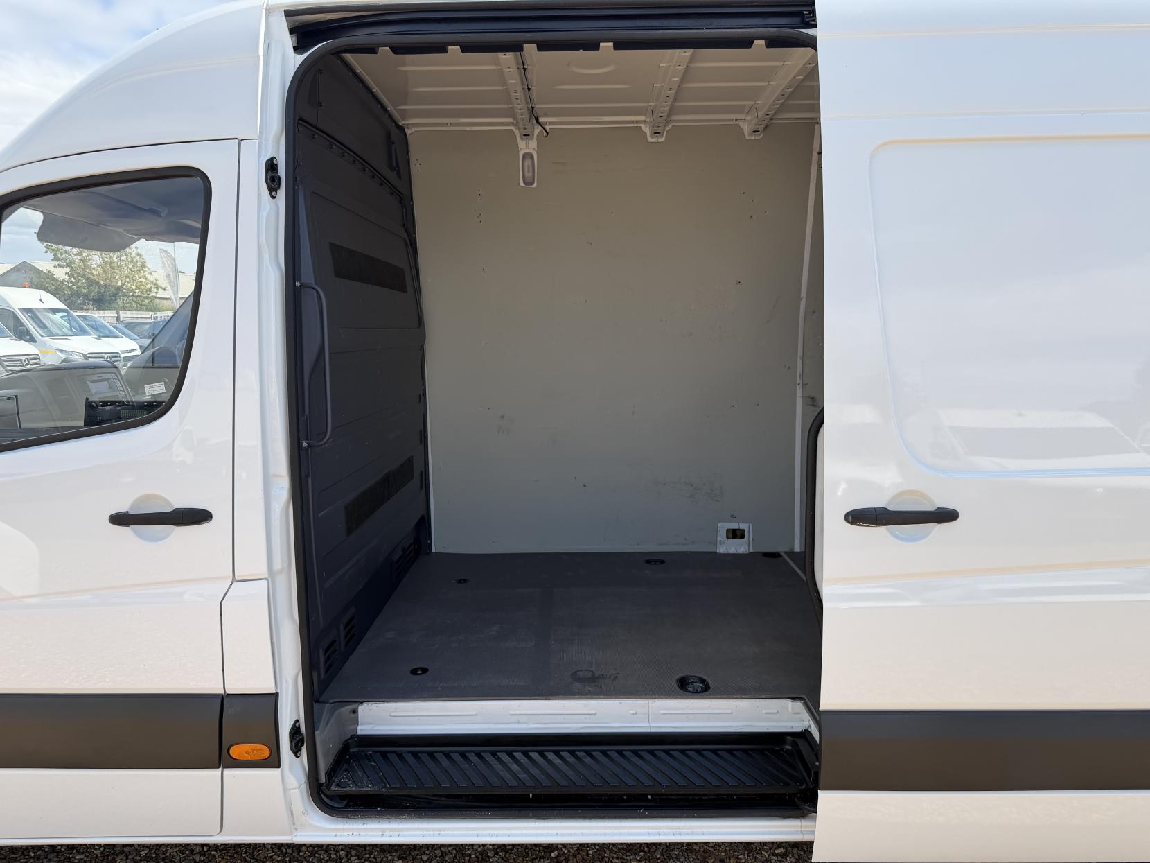 2017 Mercedes-Benz Sprinter 2.1 314 CDi Panel Van 5dr Diesel Manual RWD L3 H3 (218 g/km, 140 bhp) - Thumbnail 22