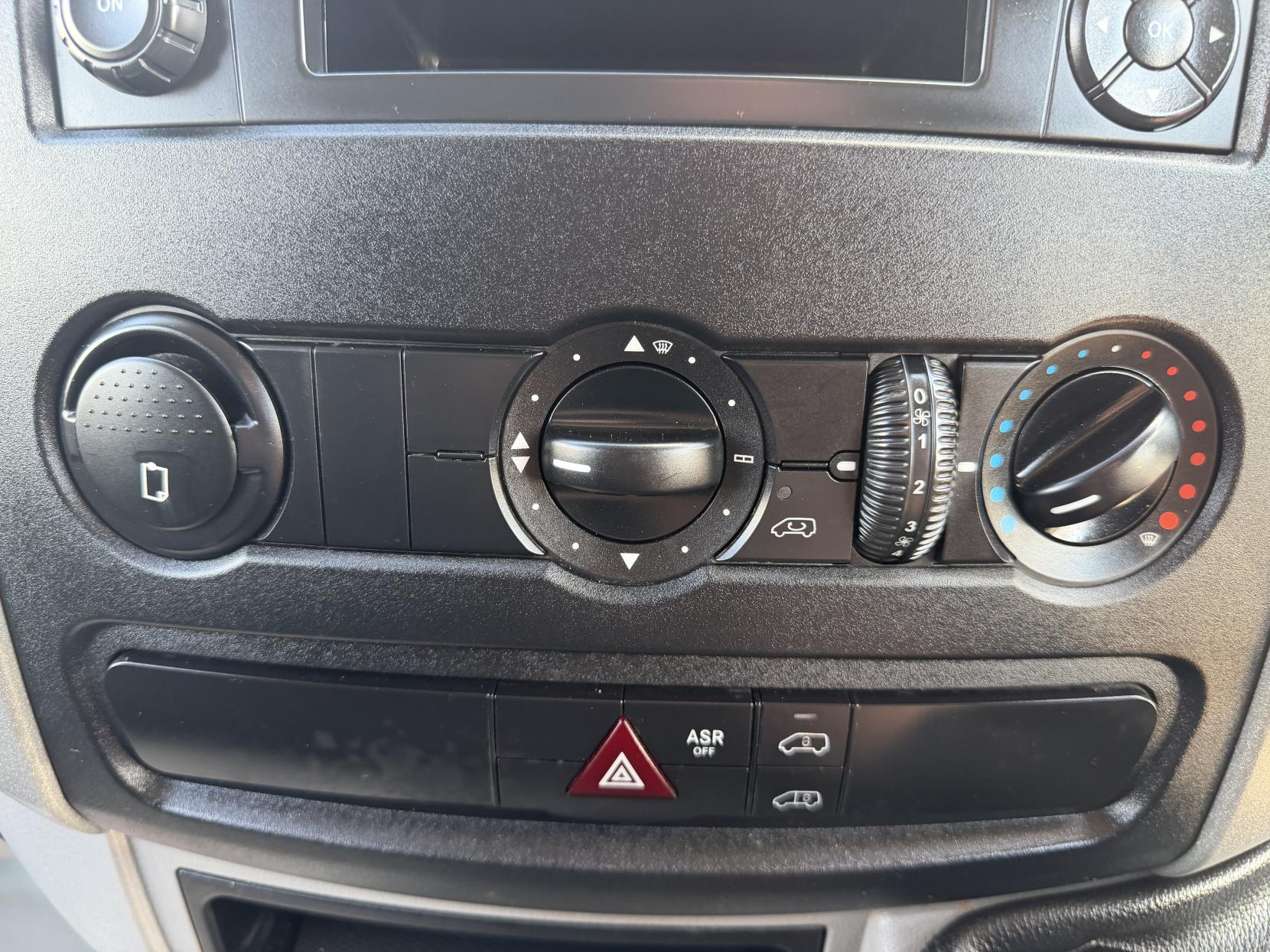 2017 Mercedes-Benz Sprinter 2.1 314 CDi Panel Van 5dr Diesel Manual RWD L3 H3 (218 g/km, 140 bhp) - Thumbnail 37