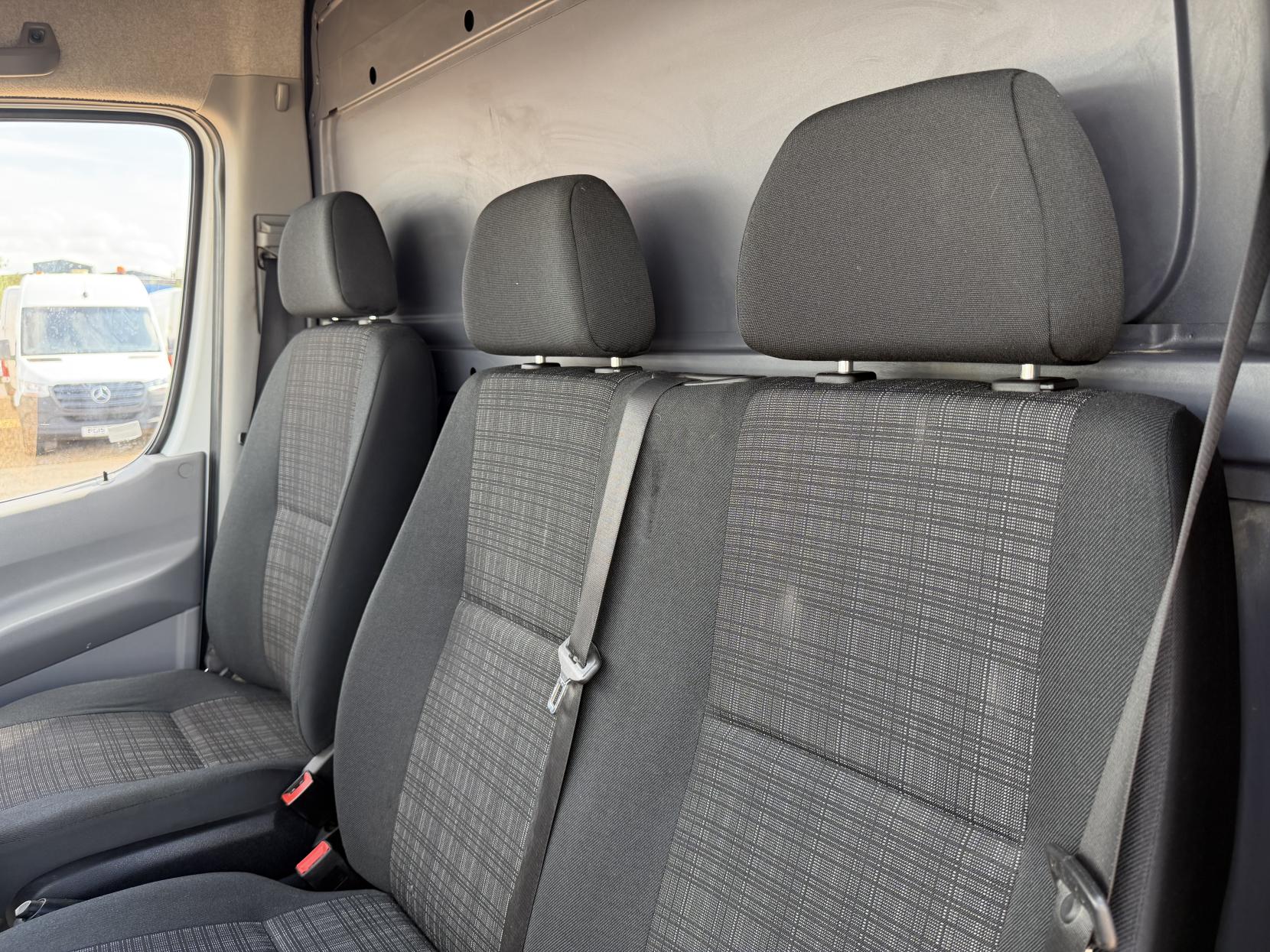 2017 Mercedes-Benz Sprinter 2.1 314 CDi Panel Van 5dr Diesel Manual RWD L3 H3 (218 g/km, 140 bhp) - Thumbnail 15