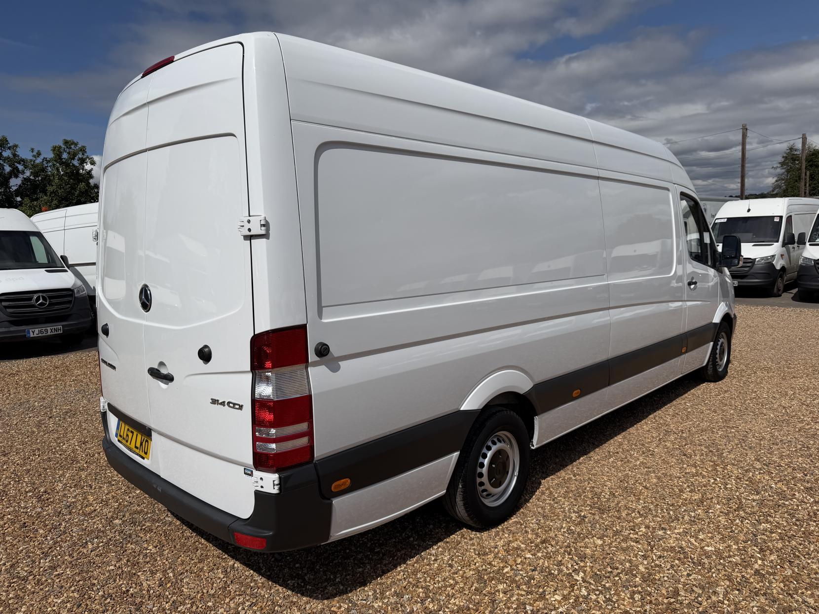 2017 Mercedes-Benz Sprinter 2.1 314 CDi Panel Van 5dr Diesel Manual RWD L3 H3 (218 g/km, 140 bhp) - Thumbnail 10