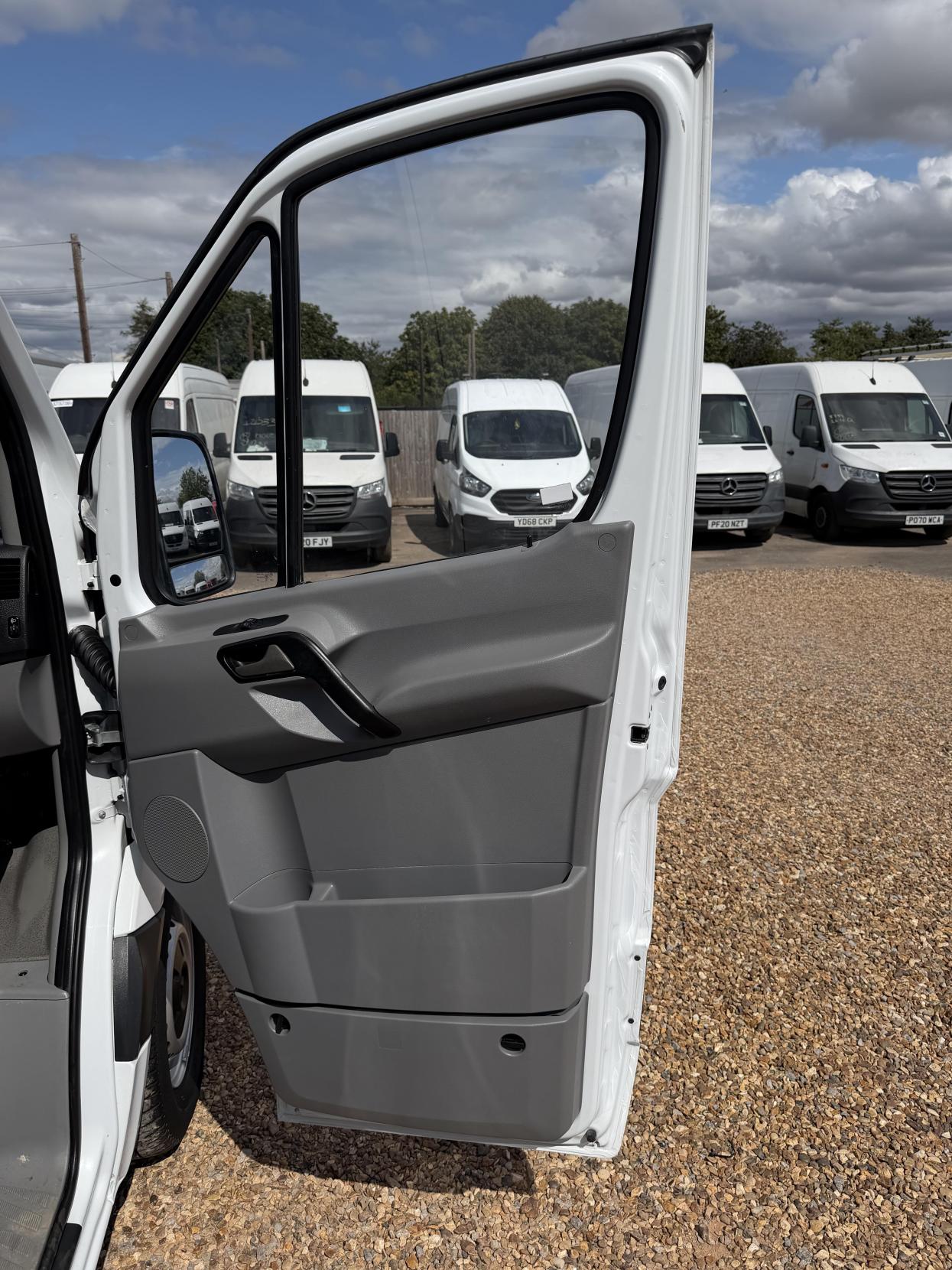 2017 Mercedes-Benz Sprinter 2.1 314 CDi Panel Van 5dr Diesel Manual RWD L3 H3 (218 g/km, 140 bhp) - Thumbnail 14