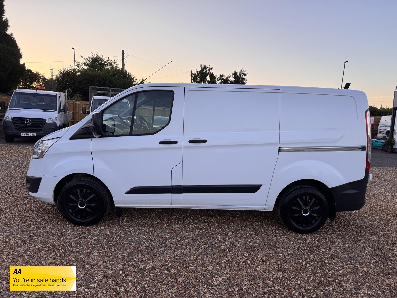 Ford Transit Custom 2.2 TDCi 290 Trend Combi Van 5dr Diesel Manual L2 H1 (191 g/km, 98 bhp)