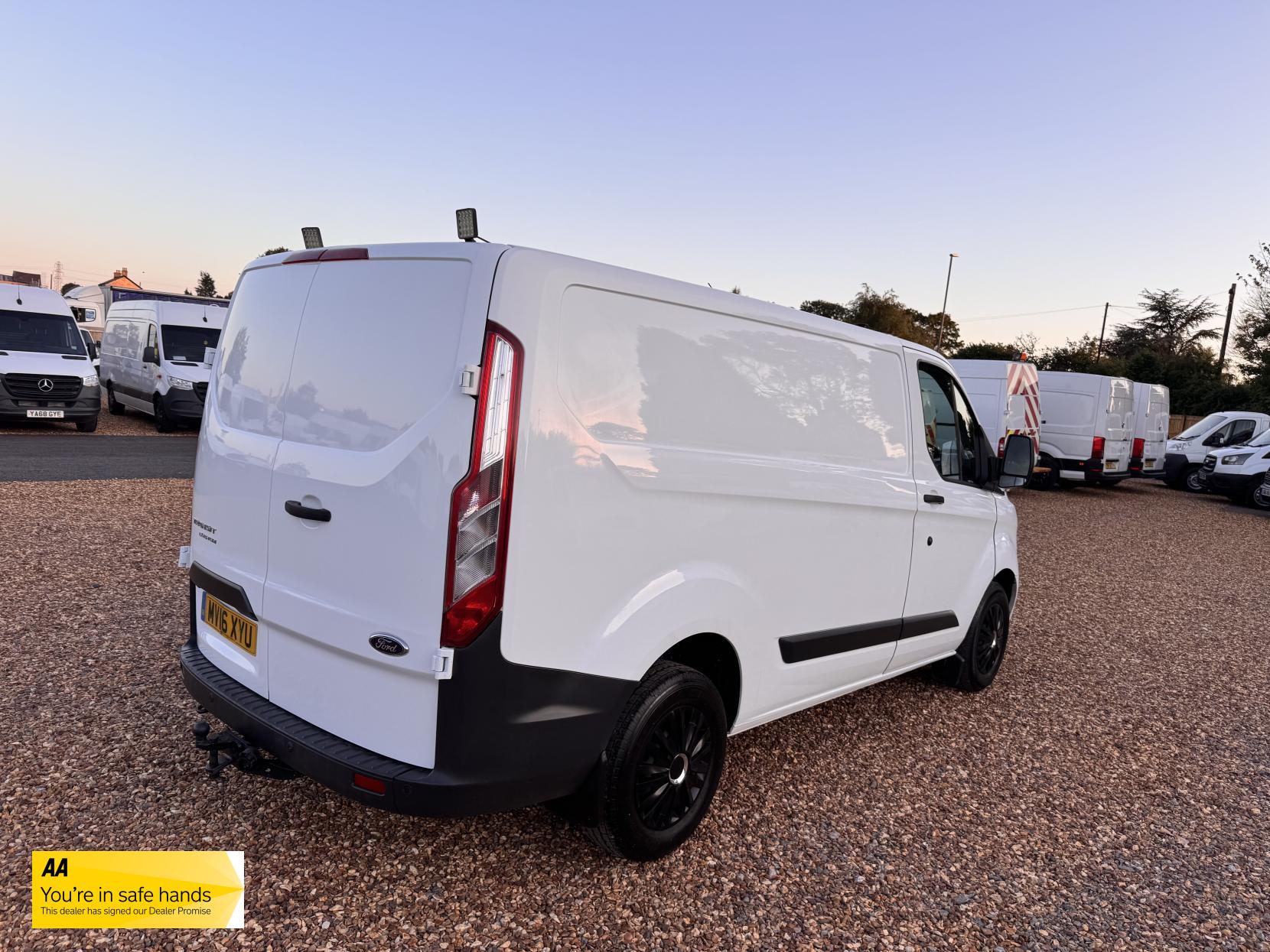 Ford Transit Custom 2.2 TDCi 290 Trend Combi Van 5dr Diesel Manual L2 H1 (191 g/km, 98 bhp)