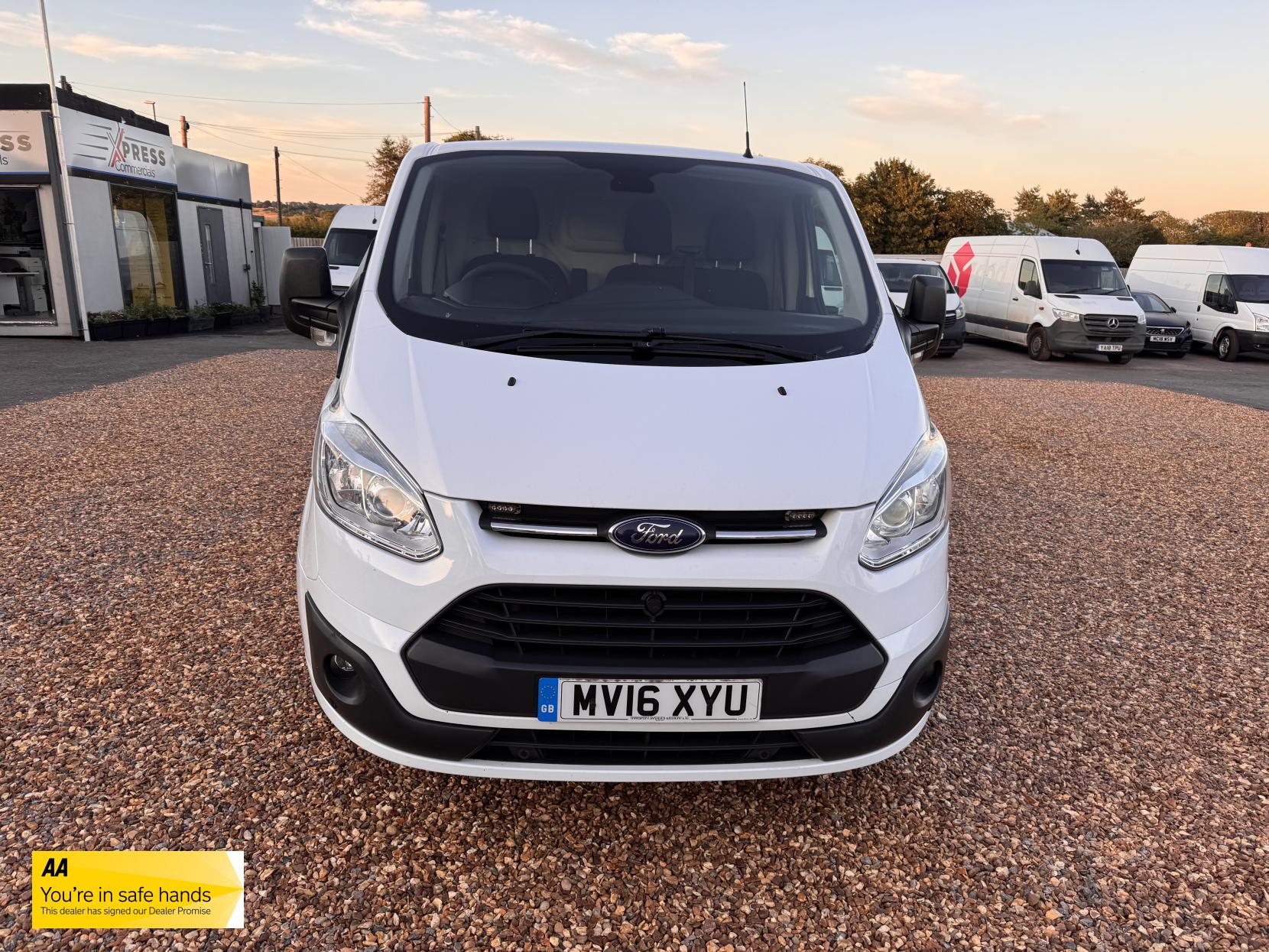 Ford Transit Custom 2.2 TDCi 290 Trend Combi Van 5dr Diesel Manual L2 H1 (191 g/km, 98 bhp)