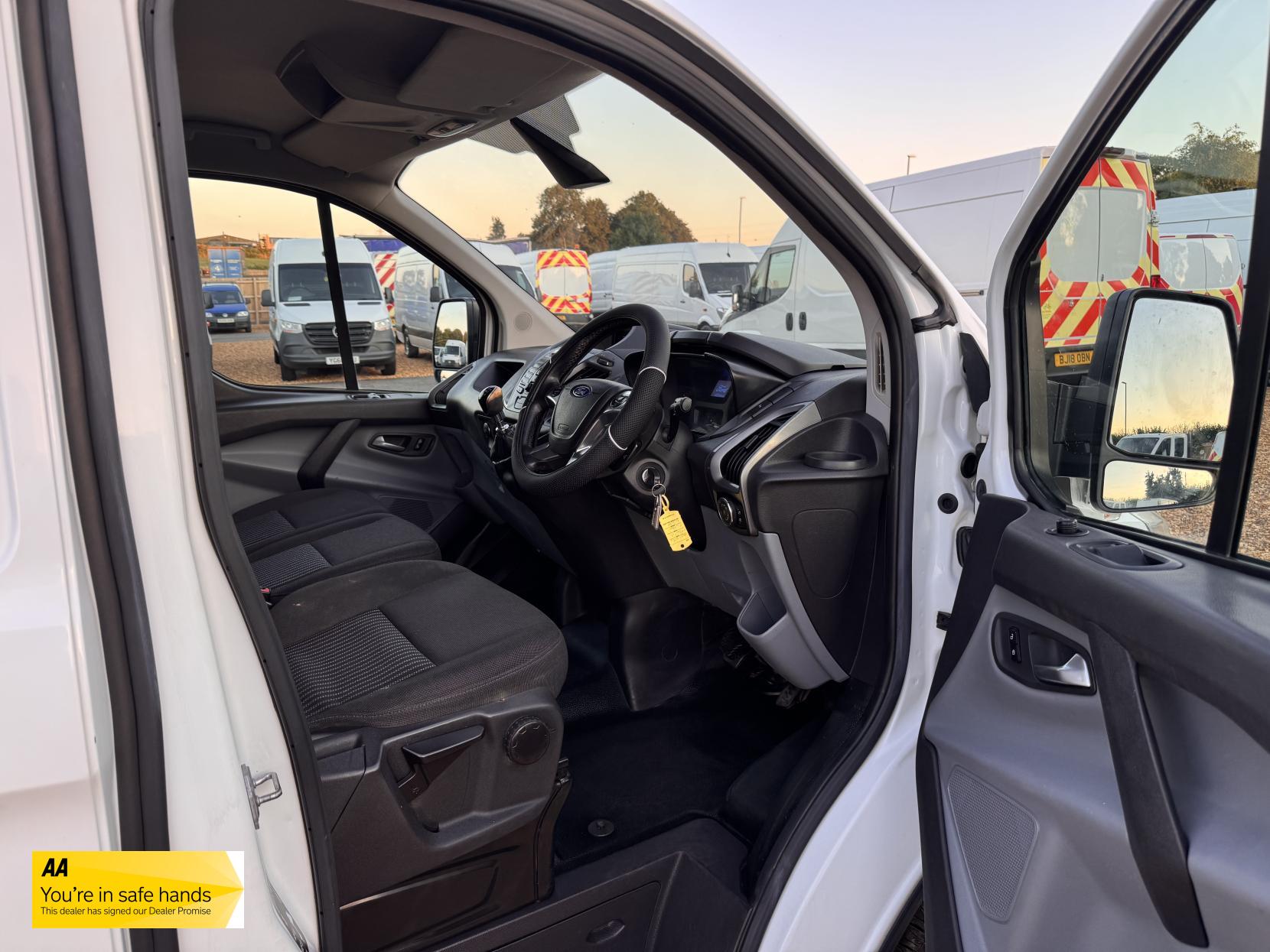 Ford Transit Custom 2.2 TDCi 290 Trend Combi Van 5dr Diesel Manual L2 H1 (191 g/km, 98 bhp)