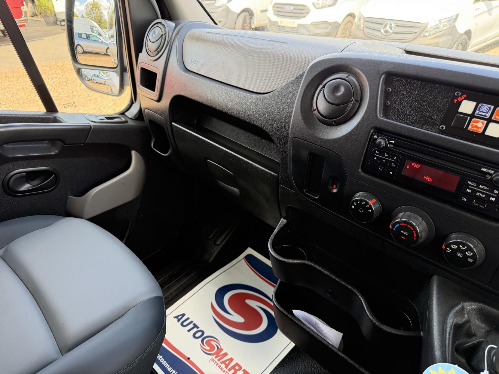 2018 Vauxhall Movano 2.3 CDTi 3500 Panel Van 5dr Diesel Manual FWD L2 H2 Euro 6 (130 ps) - Thumbnail 32