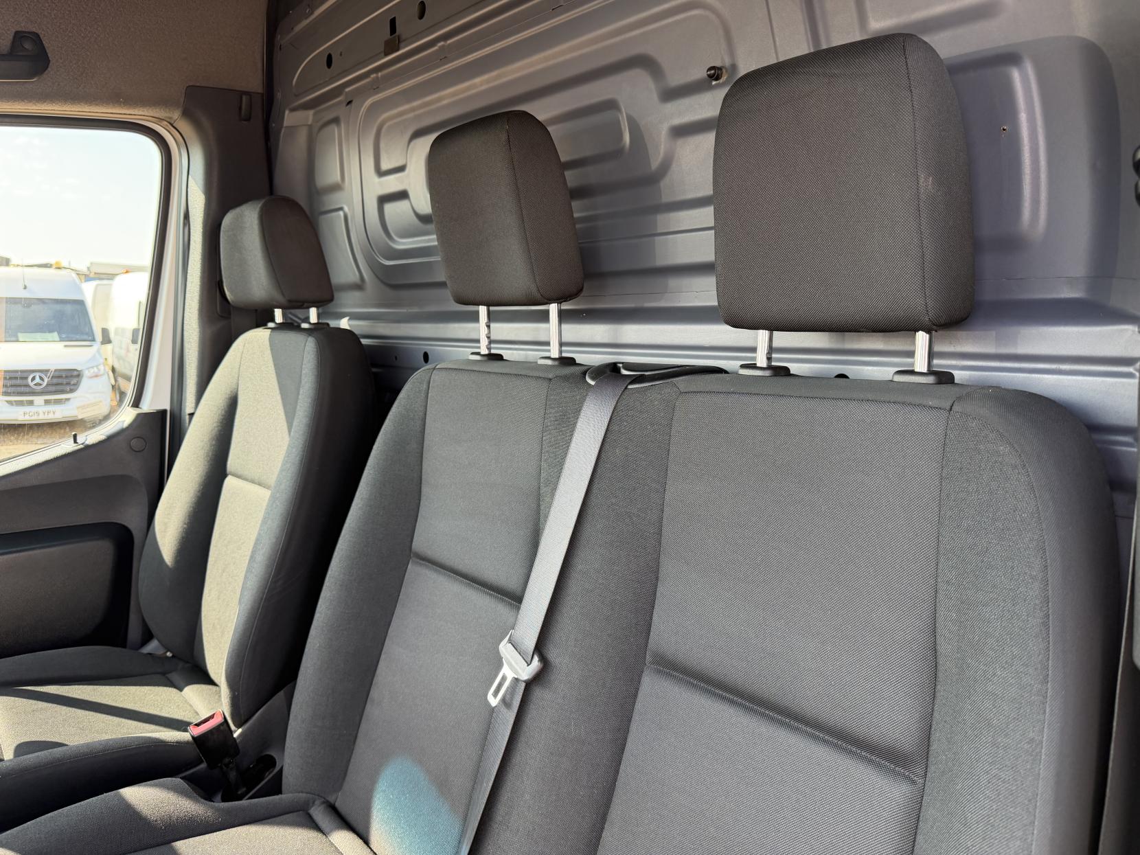 2020 Mercedes-Benz Sprinter 2.1 316 CDI Panel Van 5dr Diesel Manual RWD L2 H2 Euro 6 (163 ps) - Thumbnail 18
