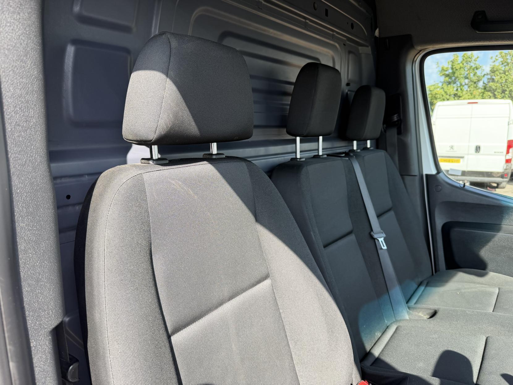 2020 Mercedes-Benz Sprinter 2.1 316 CDI Panel Van 5dr Diesel Manual RWD L2 H2 Euro 6 (163 ps) - Thumbnail 16