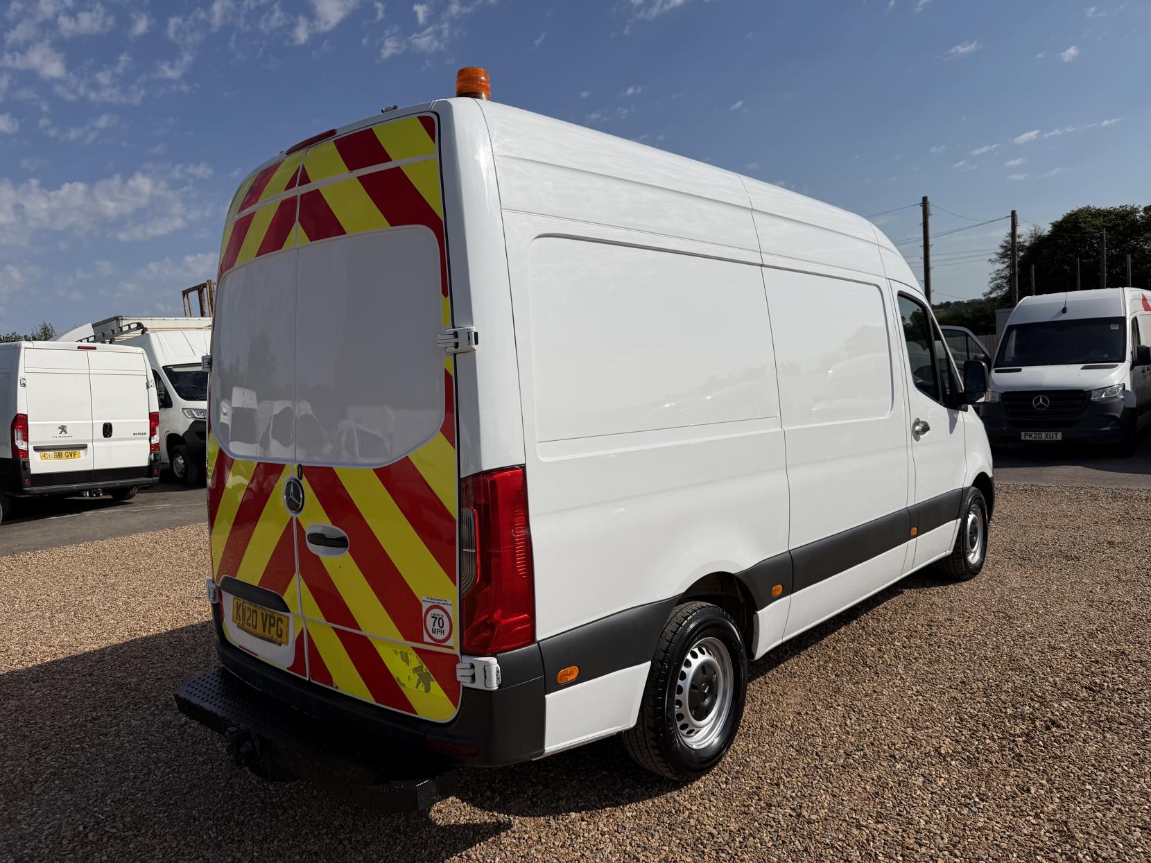 2020 Mercedes-Benz Sprinter 2.1 316 CDI Panel Van 5dr Diesel Manual RWD L2 H2 Euro 6 (163 ps) - Thumbnail 11
