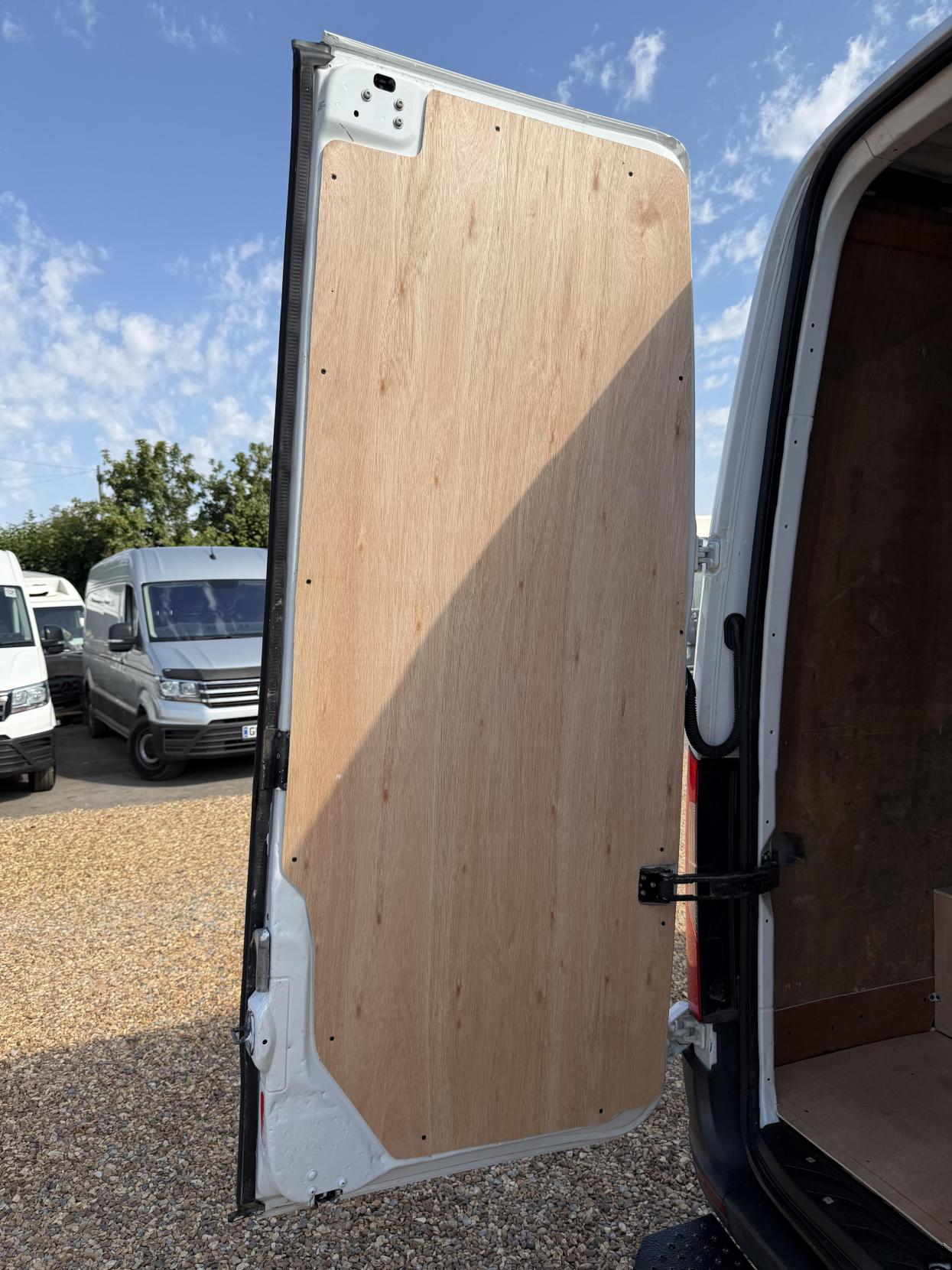 2020 Mercedes-Benz Sprinter 2.1 316 CDI Panel Van 5dr Diesel Manual RWD L2 H2 Euro 6 (163 ps) - Thumbnail 42