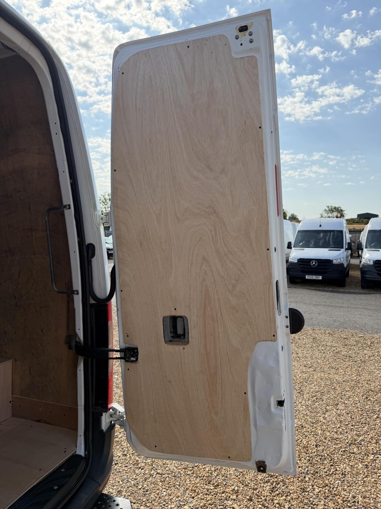 2020 Mercedes-Benz Sprinter 2.1 316 CDI Panel Van 5dr Diesel Manual RWD L2 H2 Euro 6 (163 ps) - Thumbnail 44