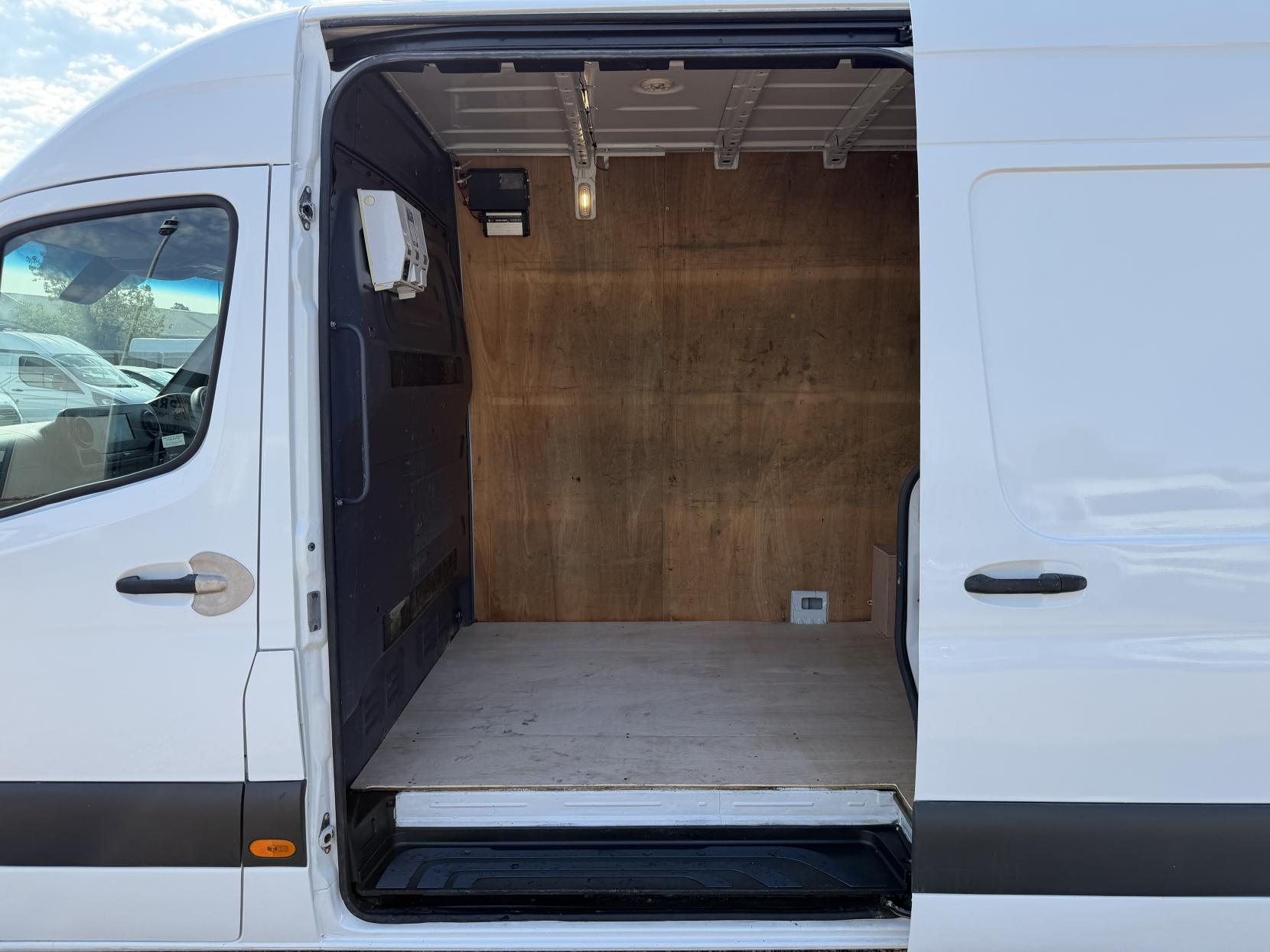 2020 Mercedes-Benz Sprinter 2.1 316 CDI Panel Van 5dr Diesel Manual RWD L2 H2 Euro 6 (163 ps) - Thumbnail 32