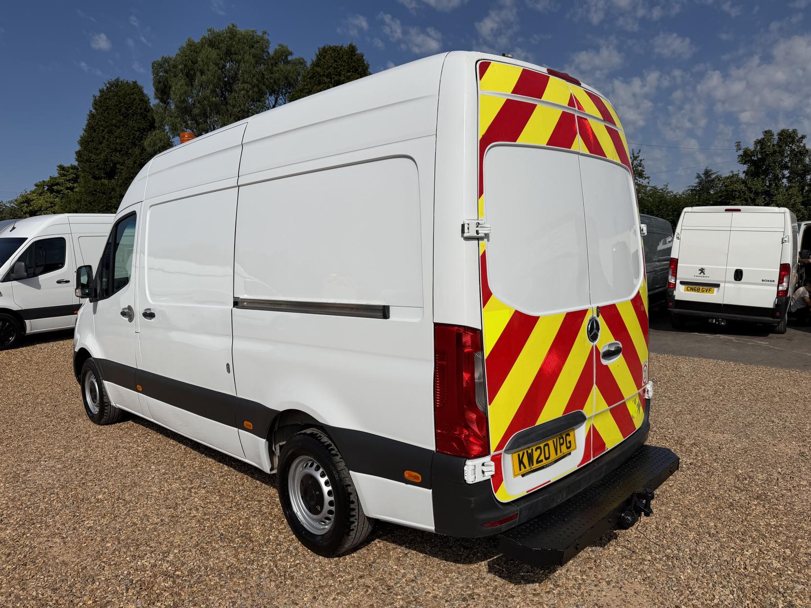 2020 Mercedes-Benz Sprinter 2.1 316 CDI Panel Van 5dr Diesel Manual RWD L2 H2 Euro 6 (163 ps) - Thumbnail 9