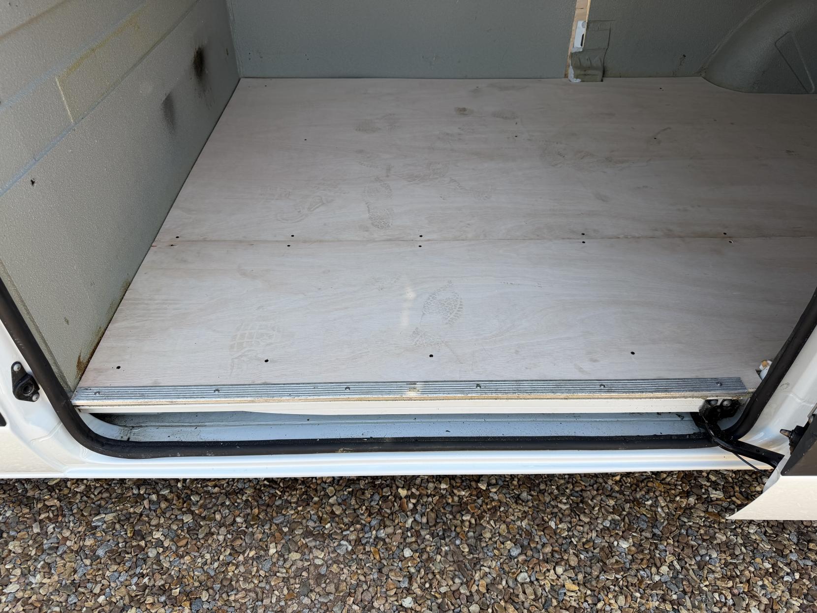 2021 Mercedes-Benz Sprinter 2.1 314 CDI Premium Panel Van 5dr Diesel Manual FWD L2 H2 Euro 6 (s/s) (143 ps) - Thumbnail 41