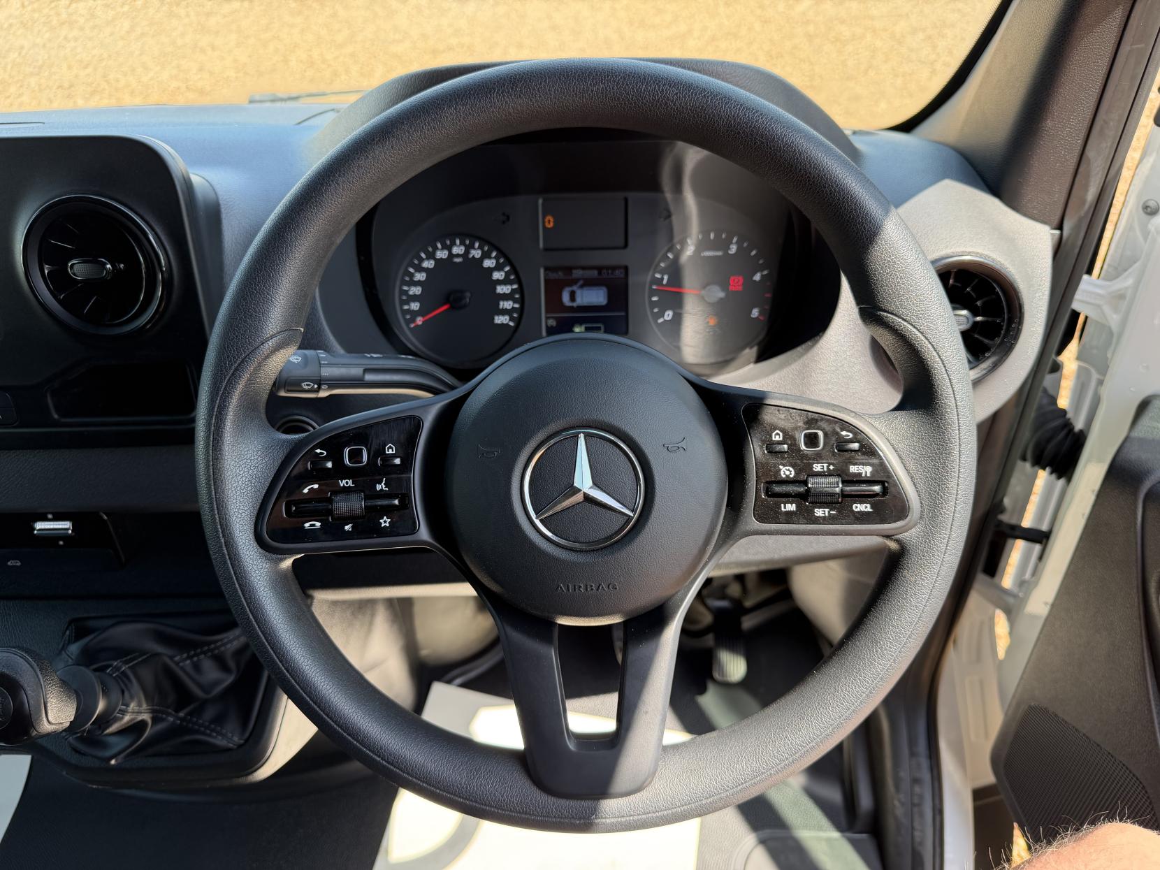 2021 Mercedes-Benz Sprinter 2.1 314 CDI Premium Panel Van 5dr Diesel Manual FWD L2 H2 Euro 6 (s/s) (143 ps) - Thumbnail 20